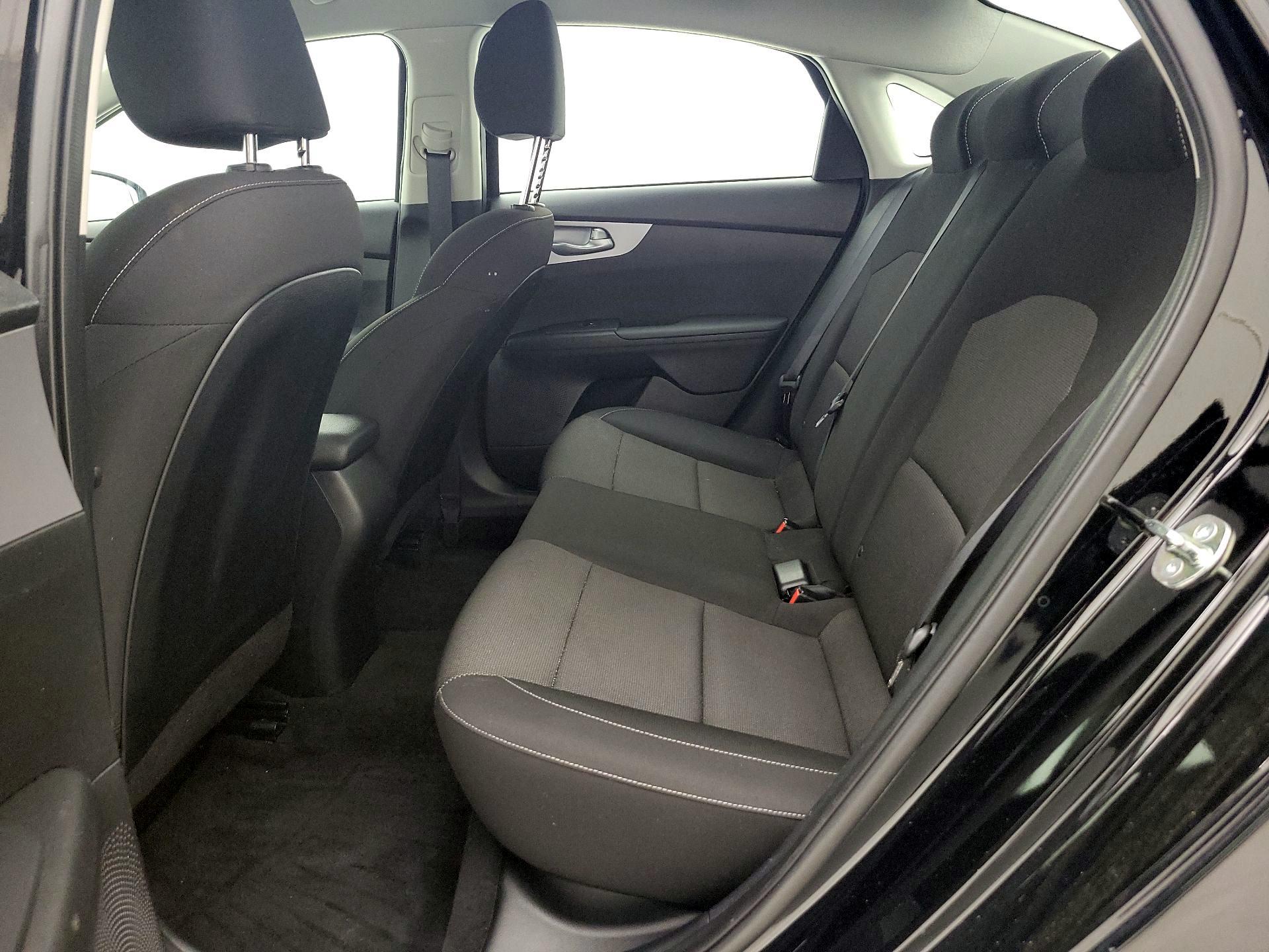 Thumbnail: 2023 Kia Forte - 19