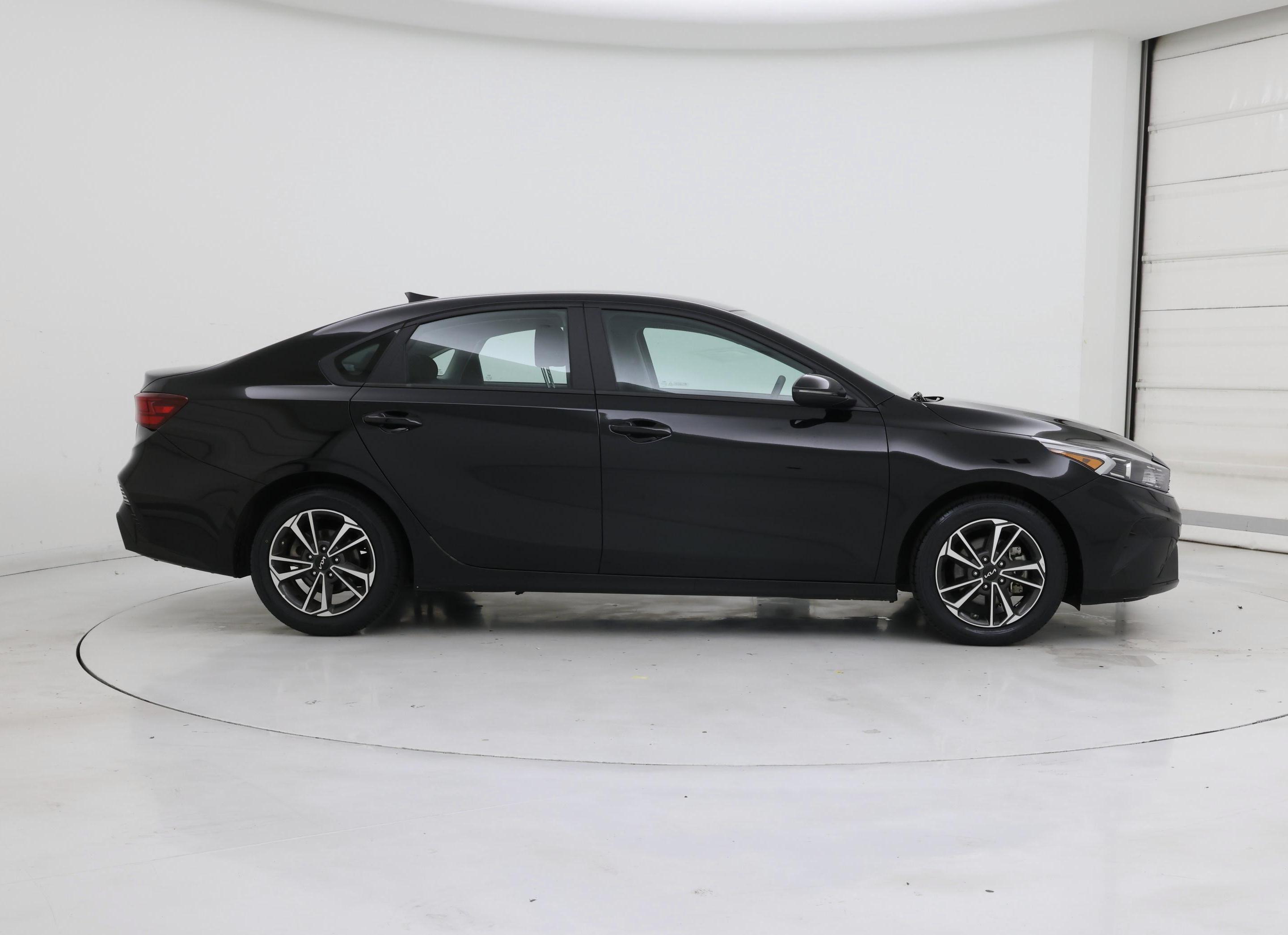 Thumbnail: 2023 Kia Forte - 7