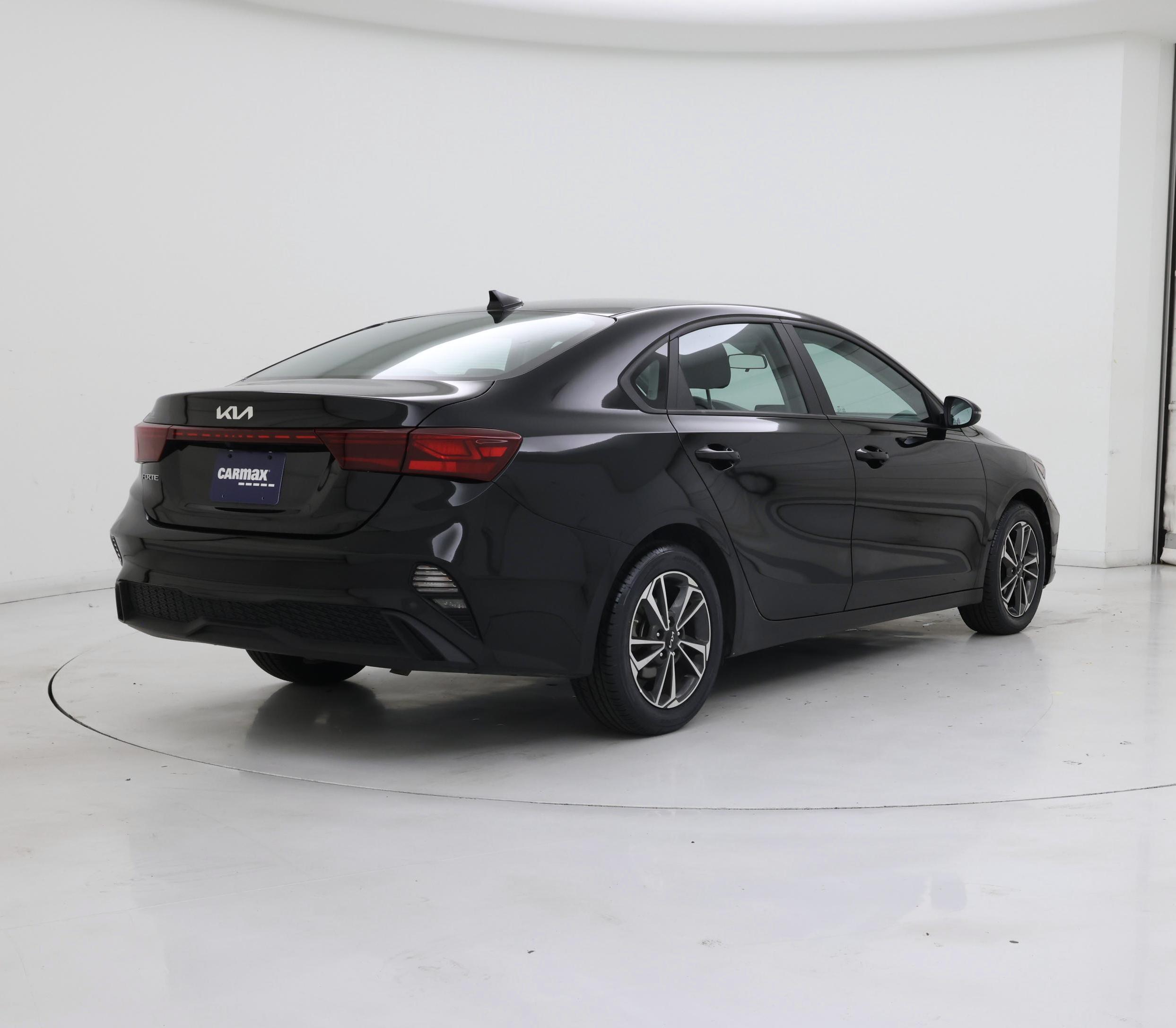 Thumbnail: 2023 Kia Forte - 8