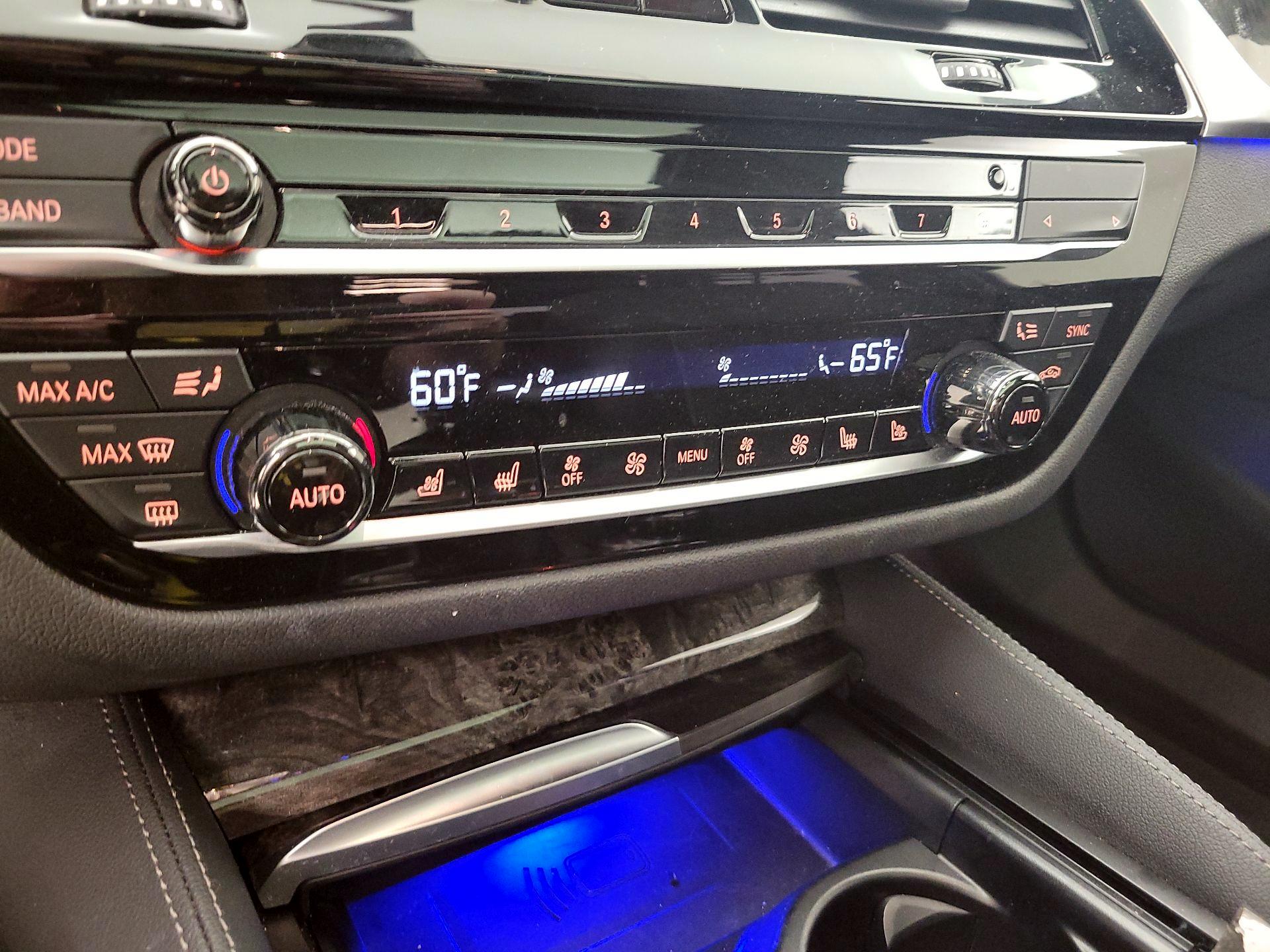 Thumbnail: 2022 BMW 5 Series - 15