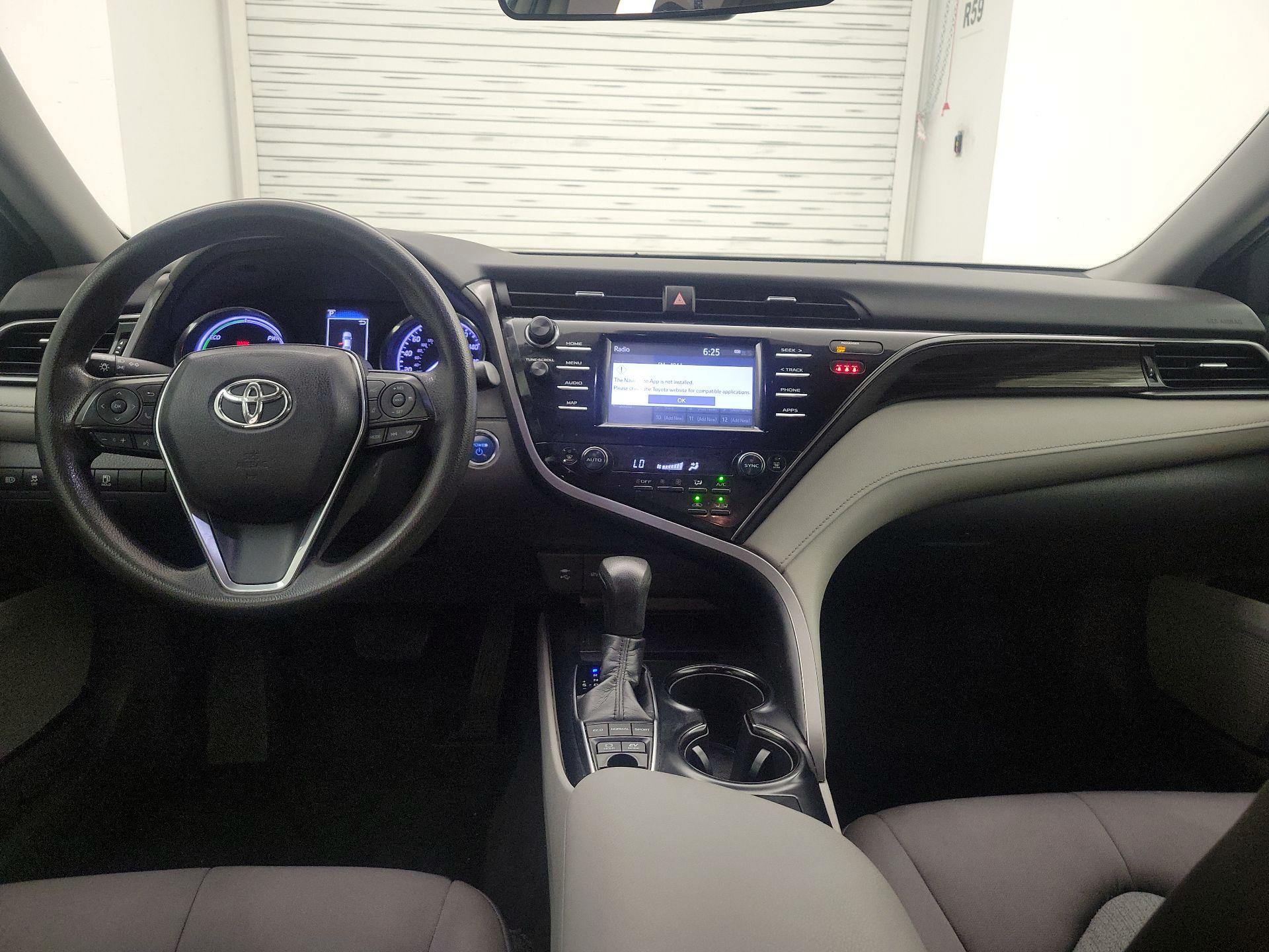 Thumbnail: 2019 Toyota Camry - 9