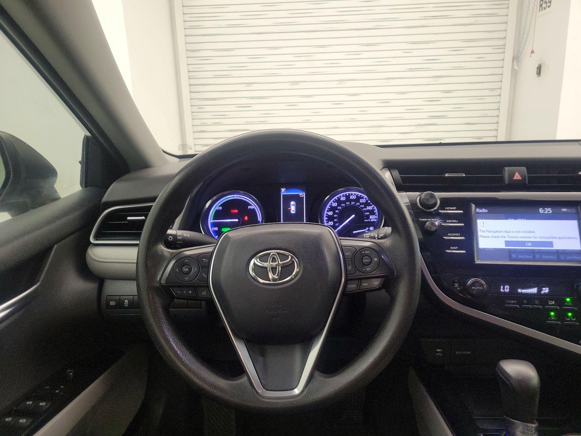 Thumbnail: 2019 Toyota Camry - 10