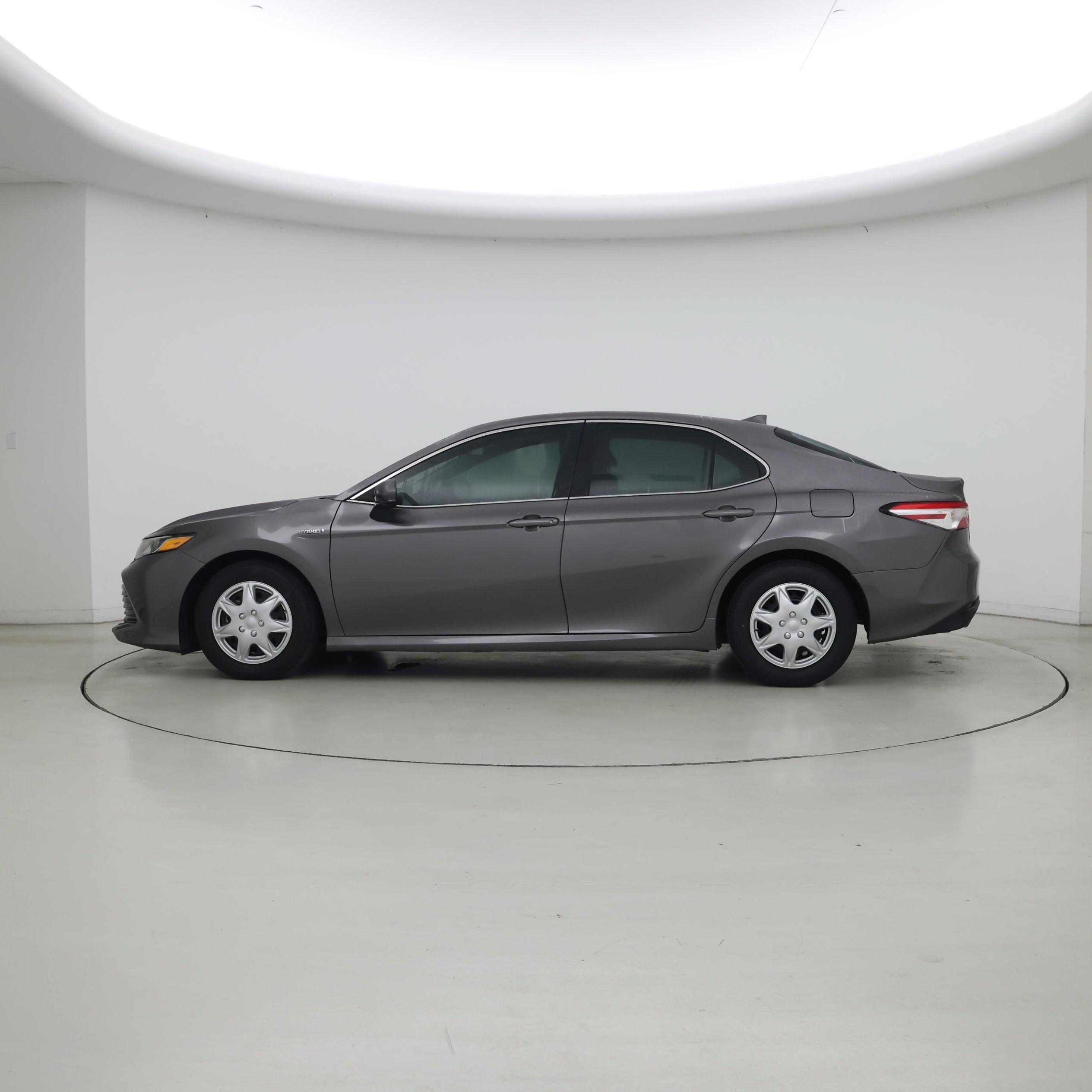 Thumbnail: 2019 Toyota Camry - 3