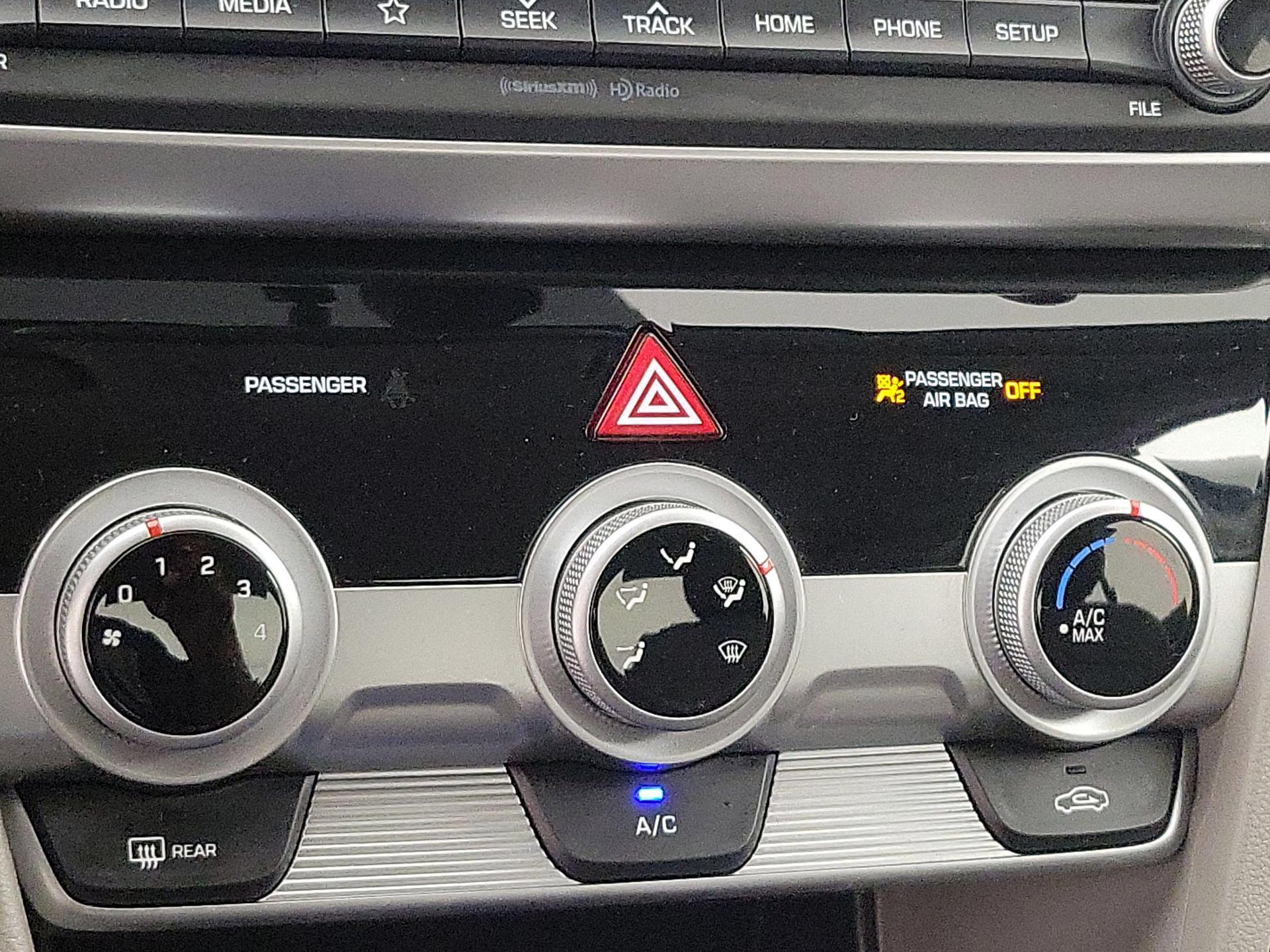 Thumbnail: 2019 Hyundai Elantra - 16