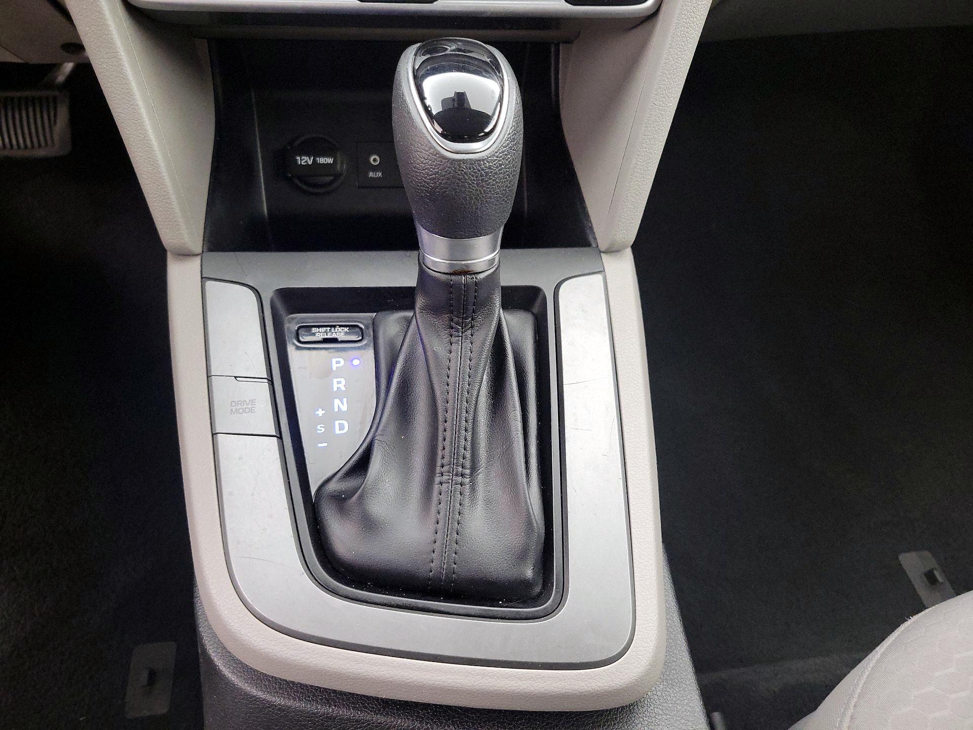 Thumbnail: 2019 Hyundai Elantra - 17