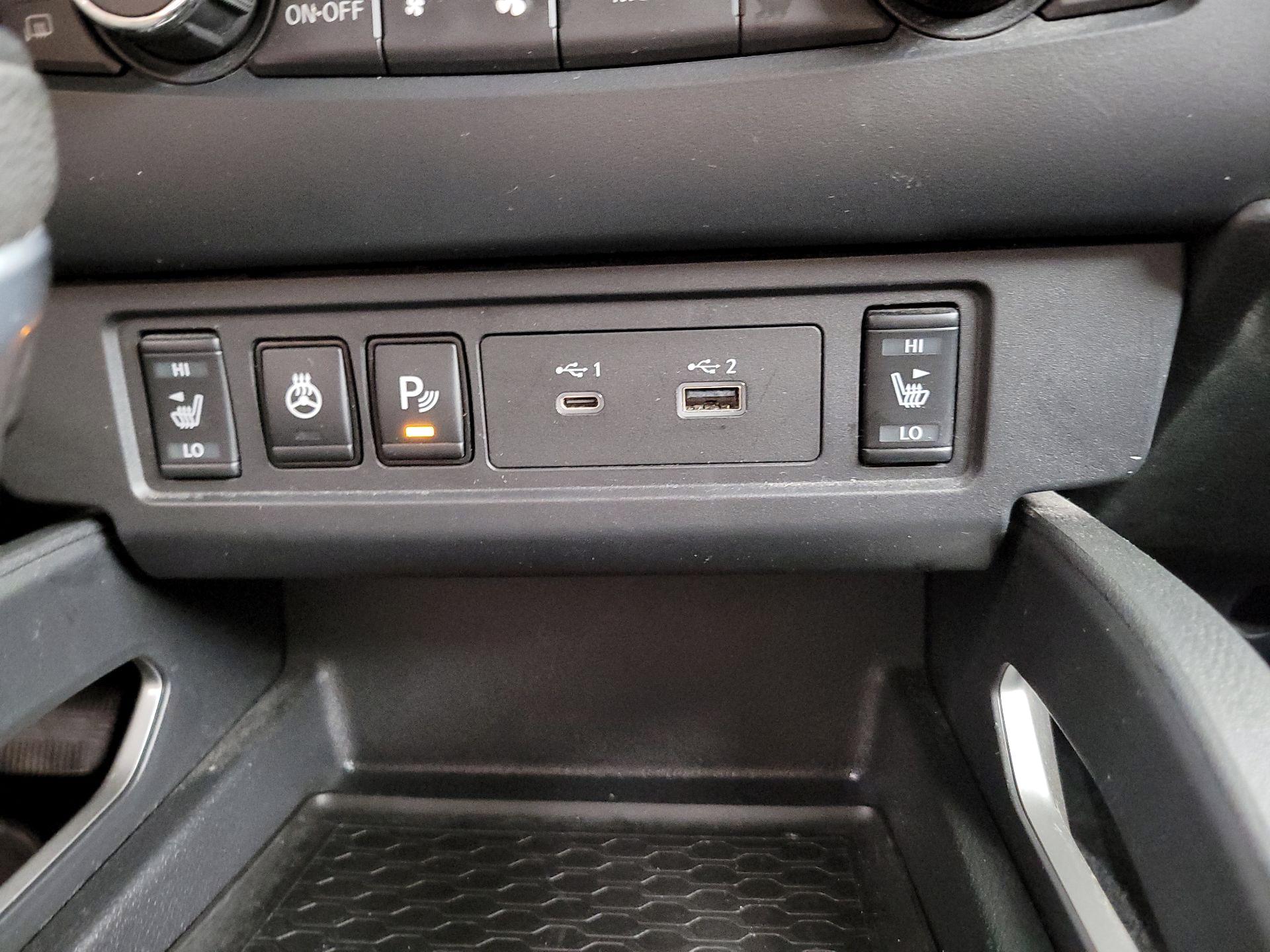 Thumbnail: 2022 Nissan Frontier - 16