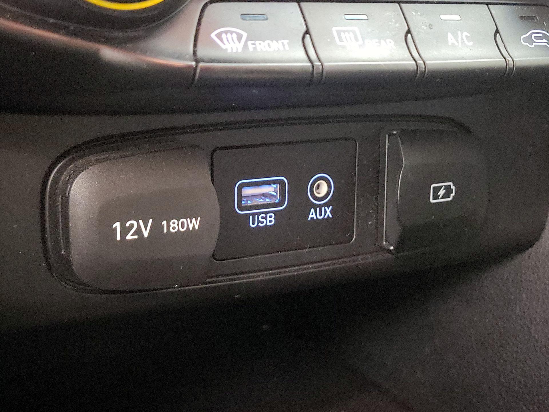 Thumbnail: 2019 Hyundai Veloster - 17