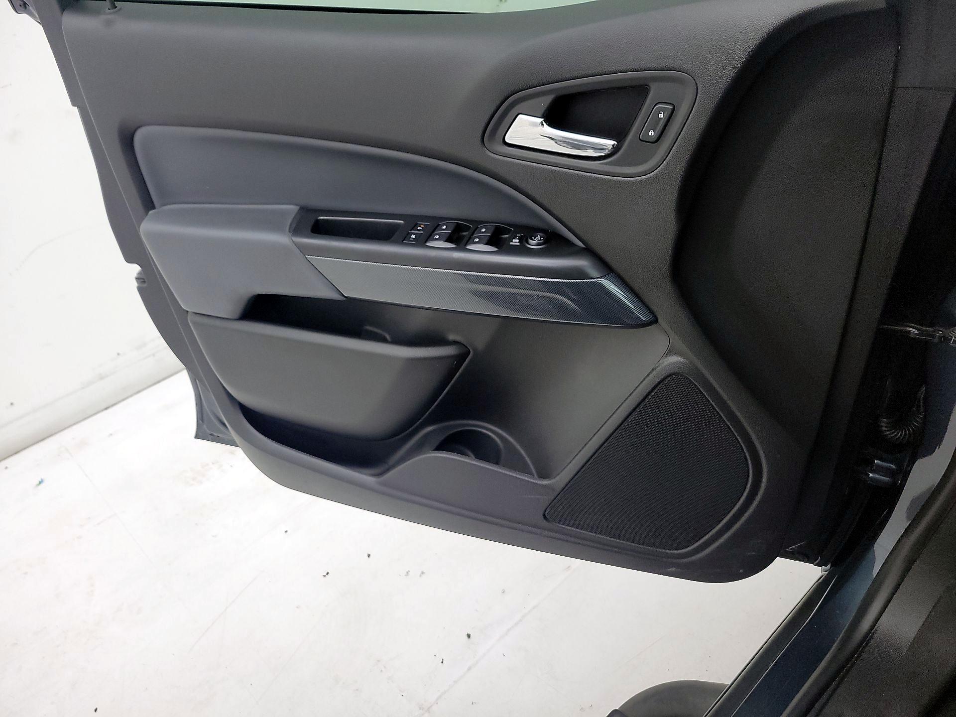 Thumbnail: 2019 Chevrolet Colorado - 12