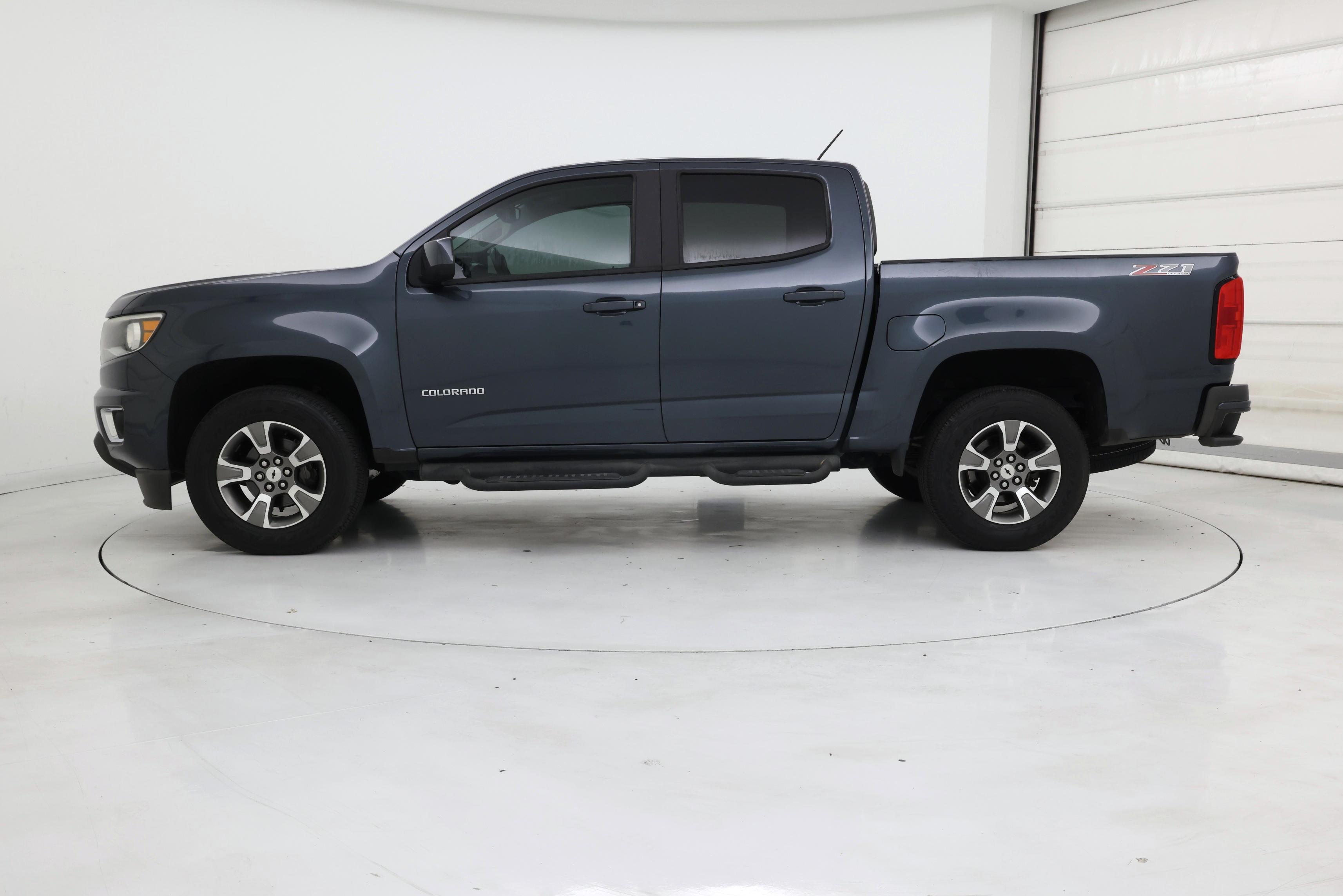 Thumbnail: 2019 Chevrolet Colorado - 3