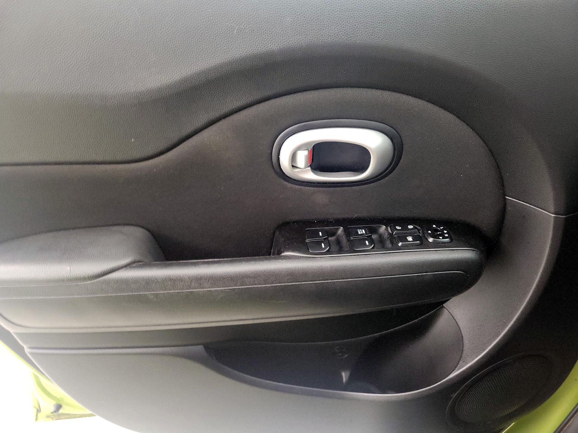 Thumbnail: 2016 Kia Soul - 12