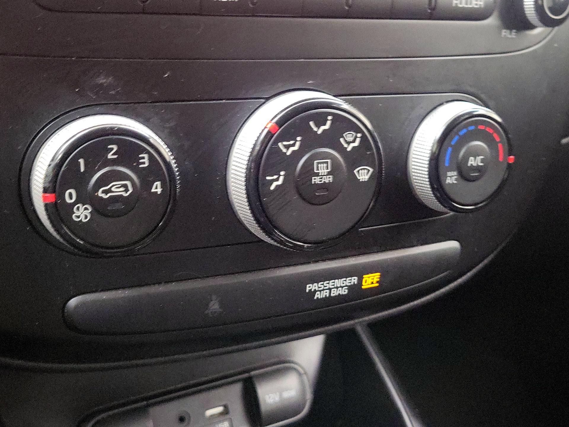 Thumbnail: 2016 Kia Soul - 15