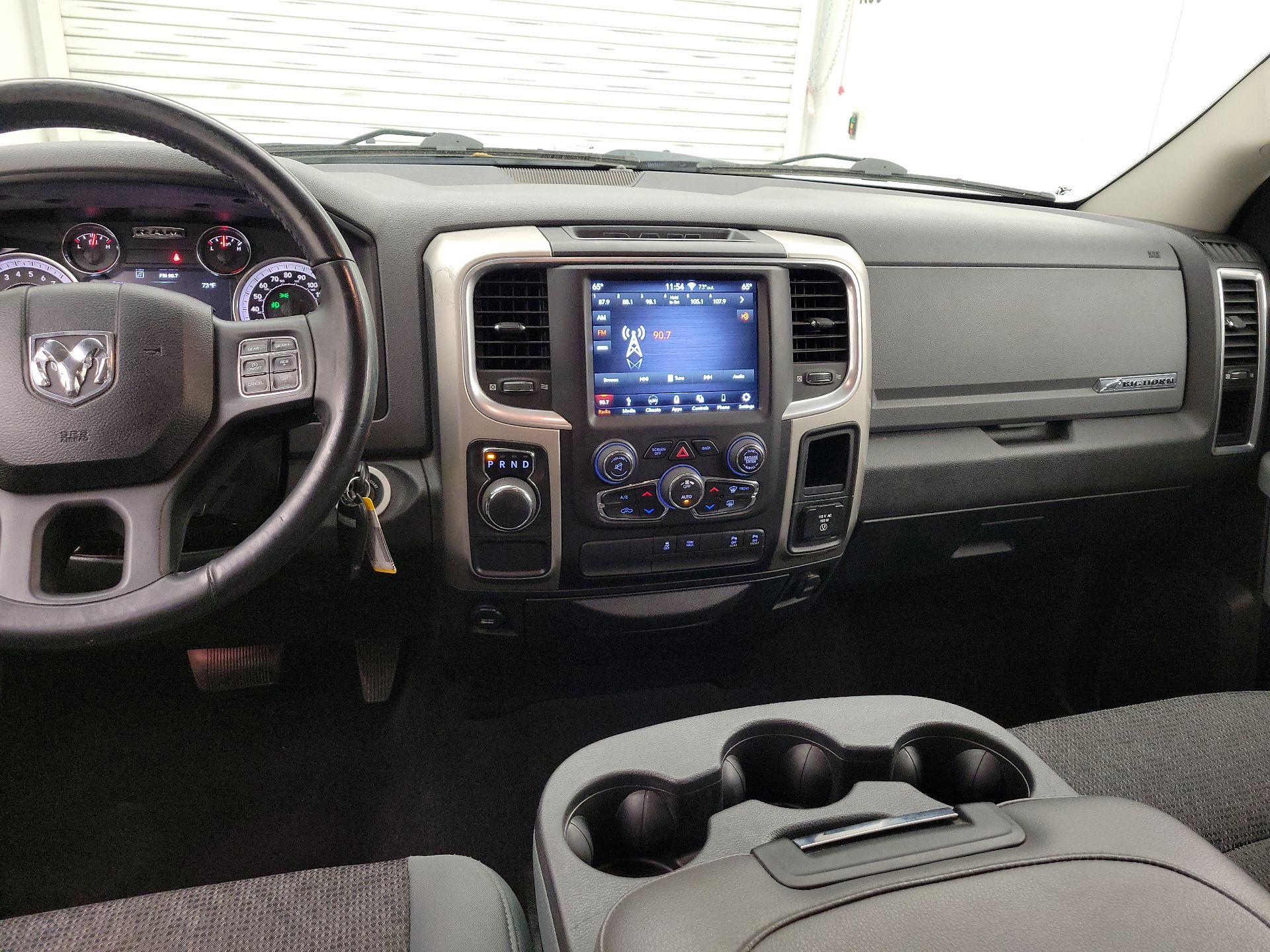 Thumbnail: 2019 RAM 1500 Classic - 9