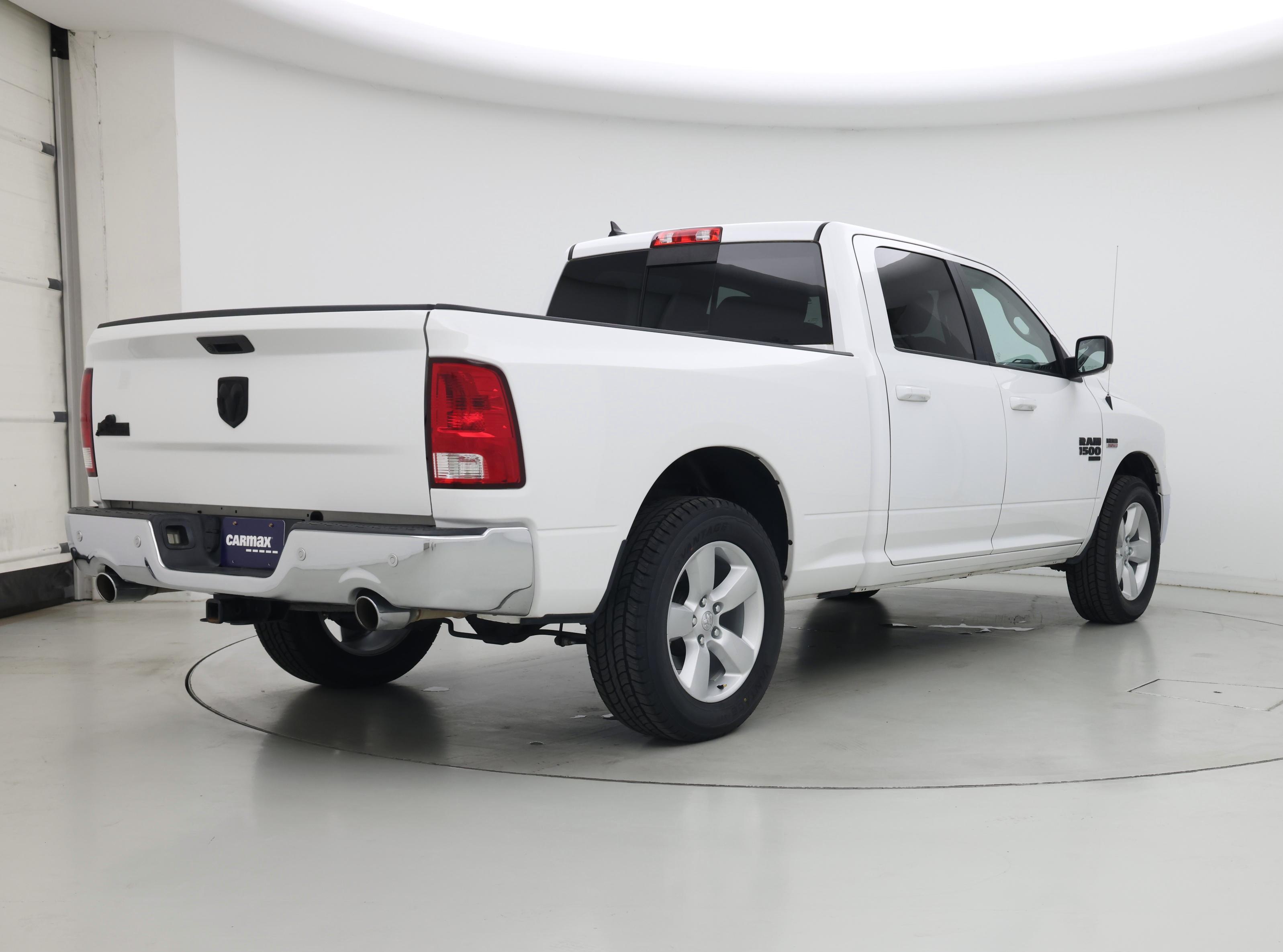 Thumbnail: 2019 RAM 1500 Classic - 8