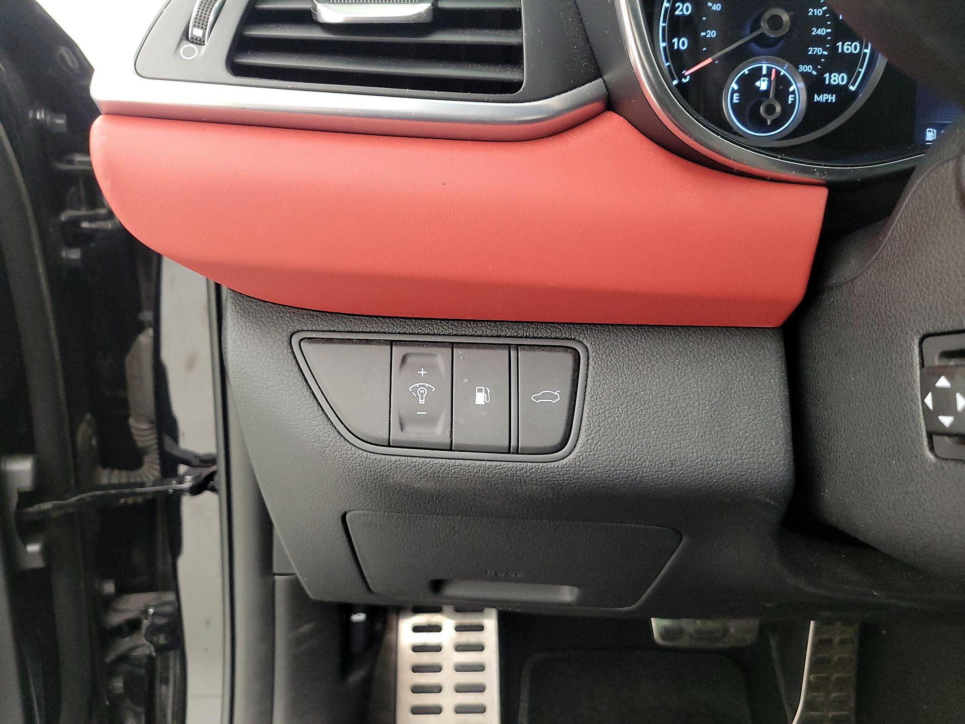 Thumbnail: 2023 Genesis G70 - 13