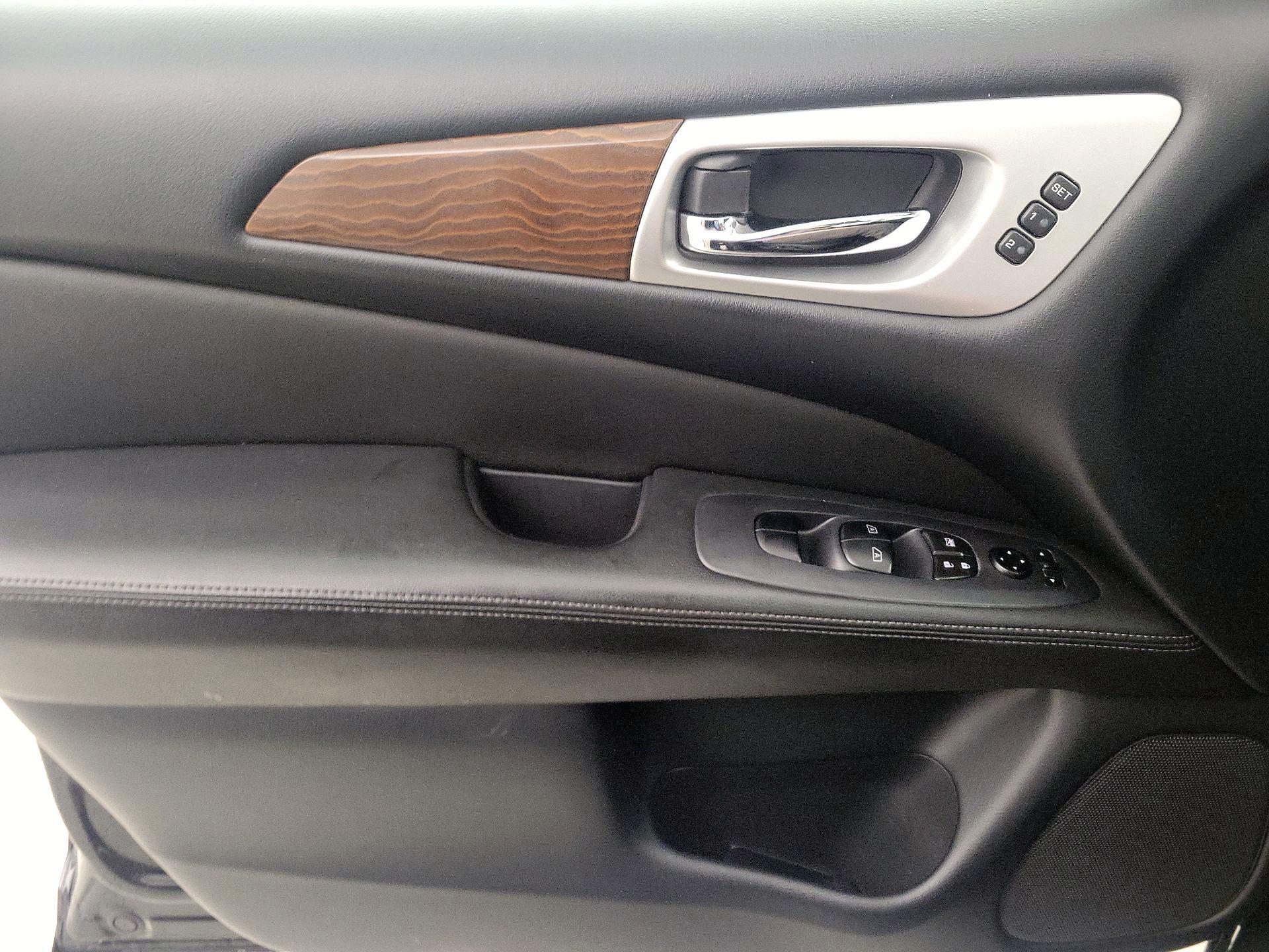 Thumbnail: 2019 Nissan Pathfinder - 12
