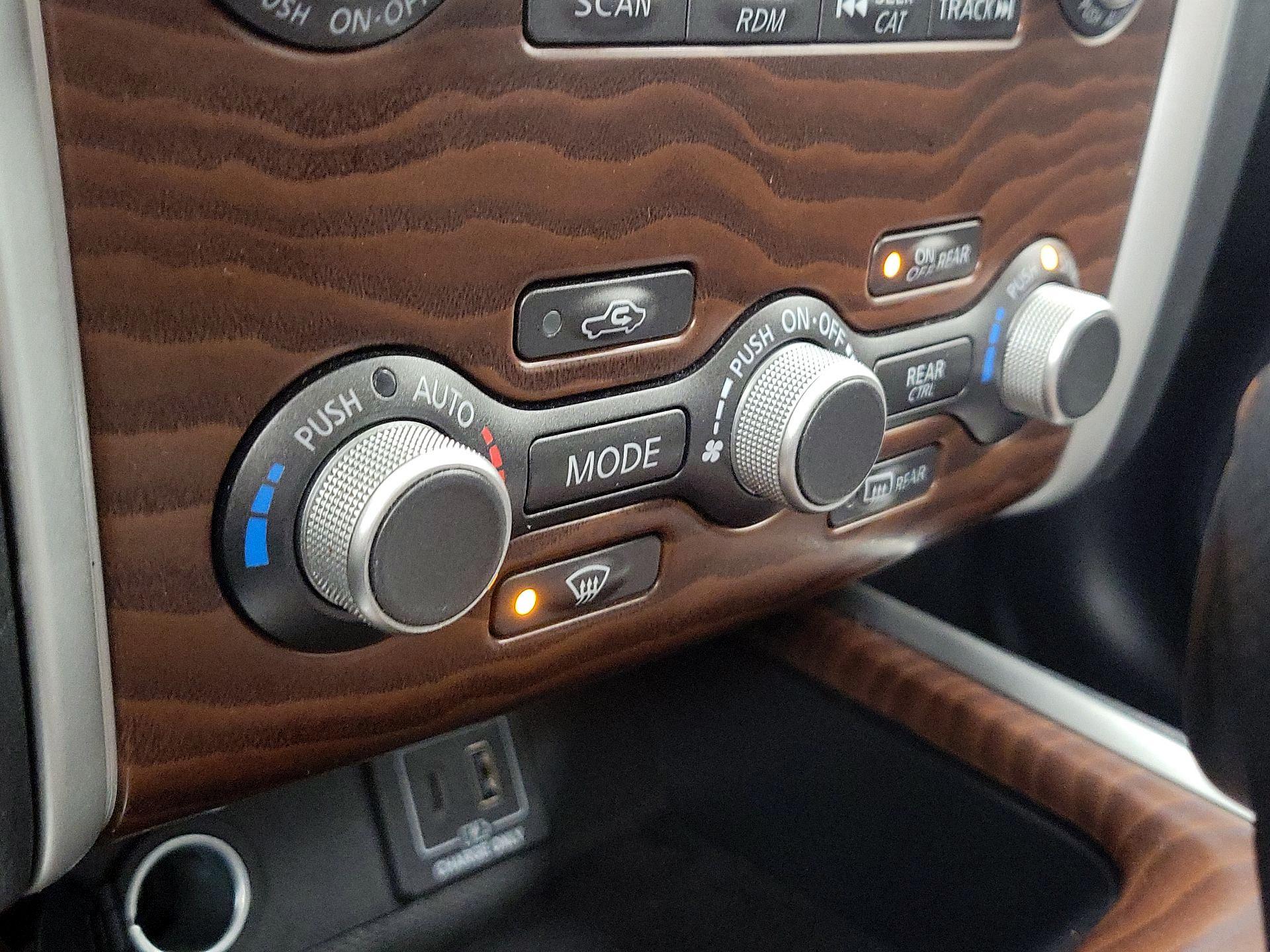 Thumbnail: 2019 Nissan Pathfinder - 17