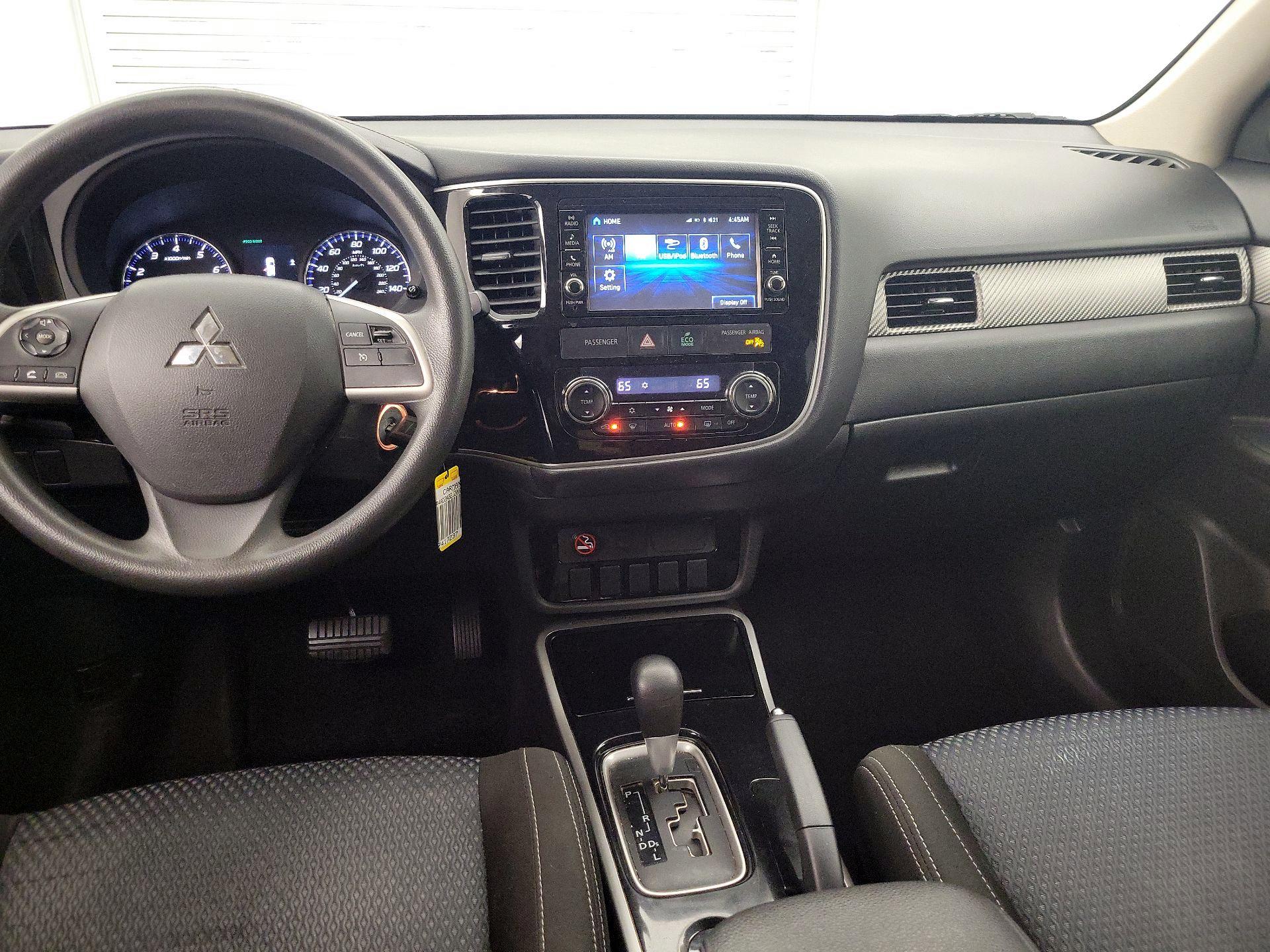 Thumbnail: 2018 Mitsubishi Outlander - 9