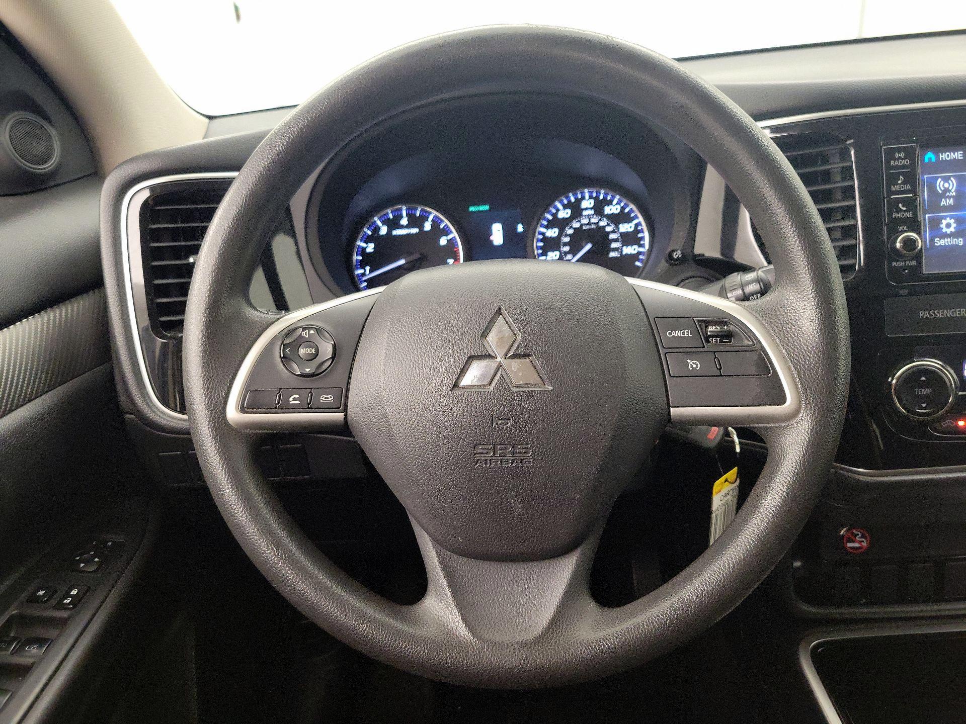 Thumbnail: 2018 Mitsubishi Outlander - 10