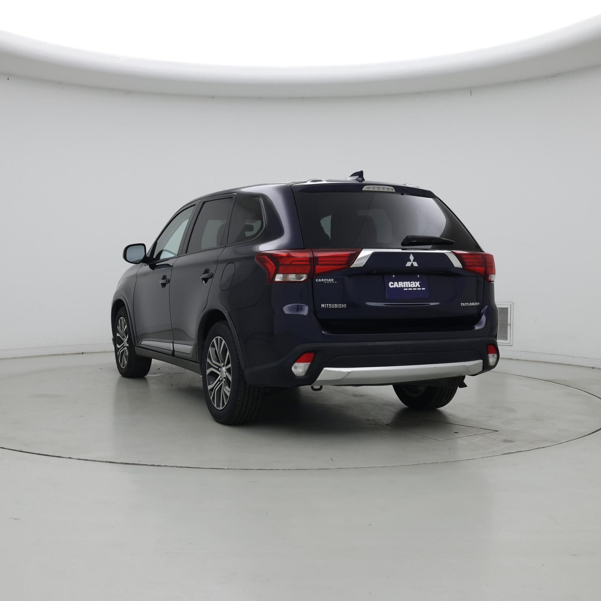 Thumbnail: 2018 Mitsubishi Outlander - 2