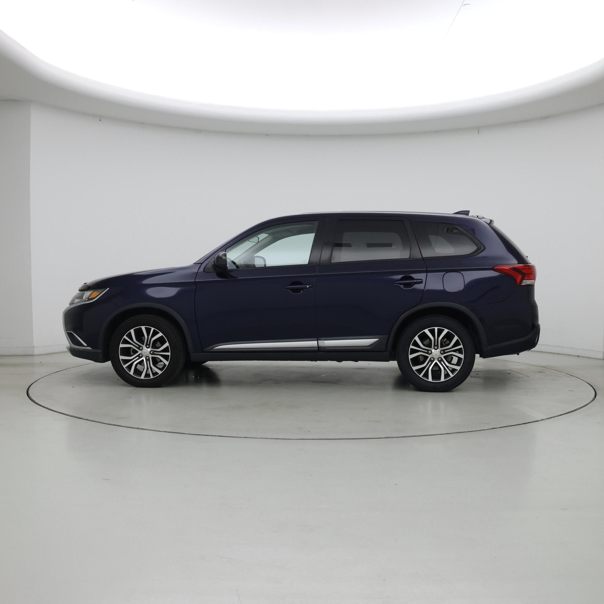 Thumbnail: 2018 Mitsubishi Outlander - 3