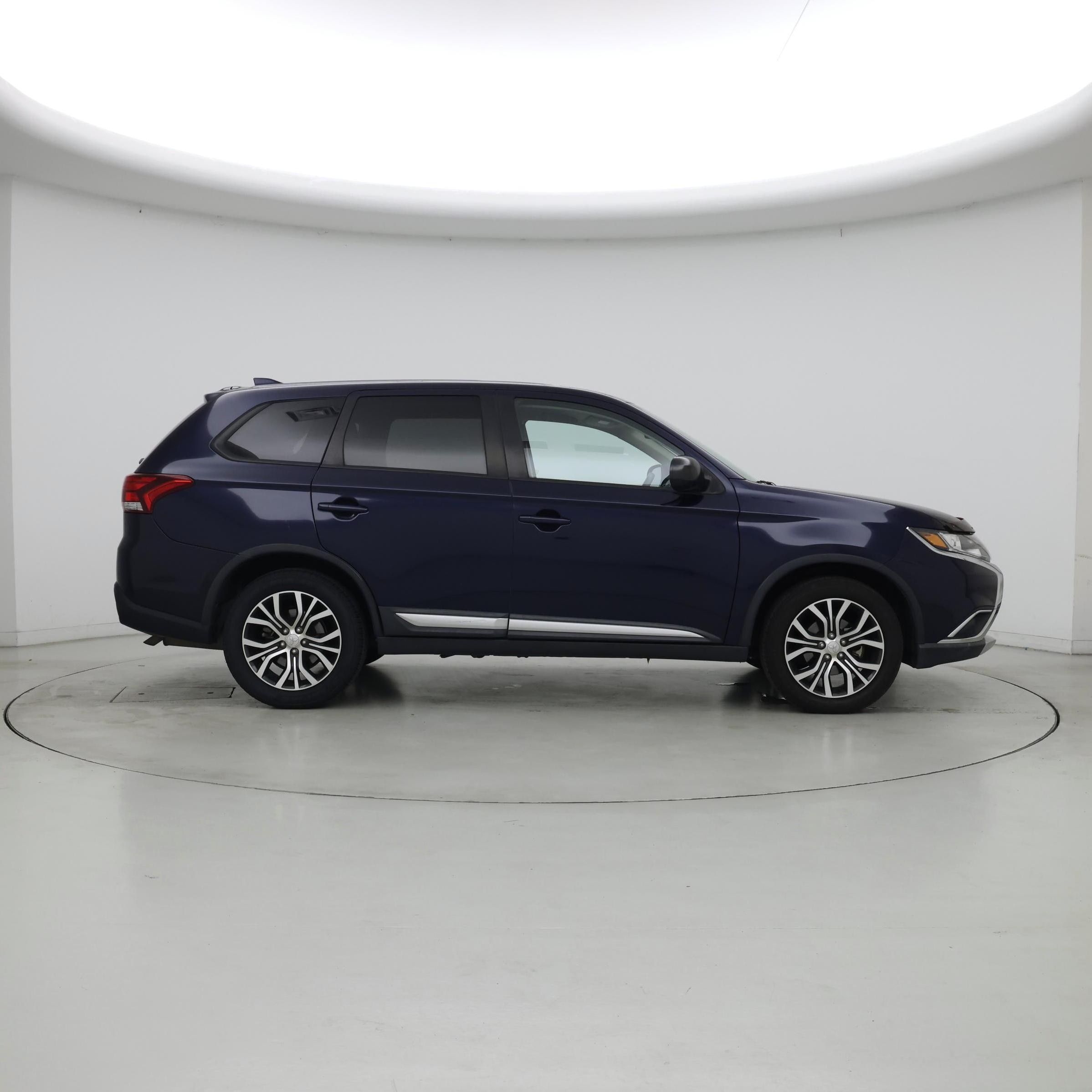 Thumbnail: 2018 Mitsubishi Outlander - 7