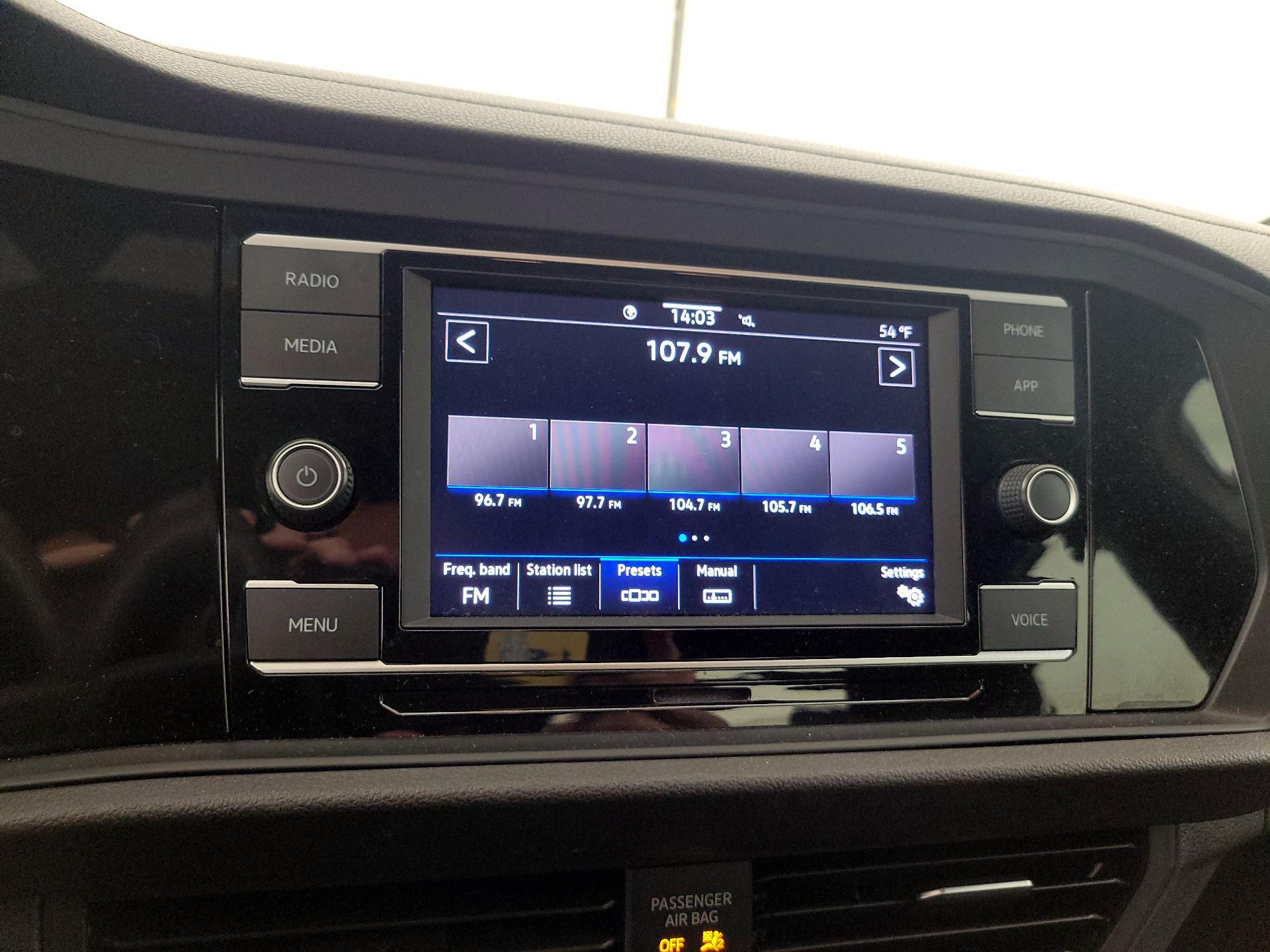 Thumbnail: 2022 Volkswagen Jetta - 15