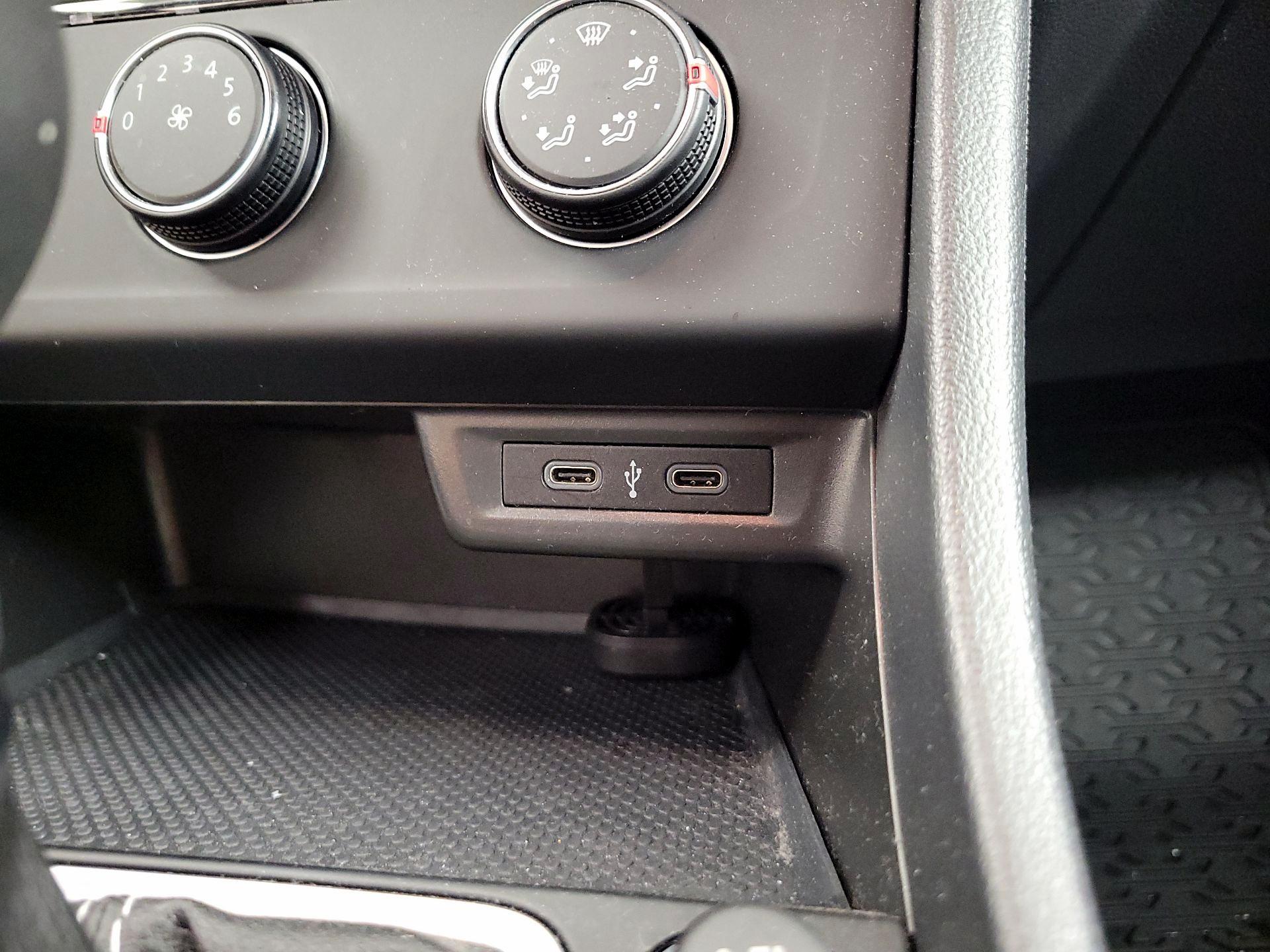 Thumbnail: 2022 Volkswagen Jetta - 18