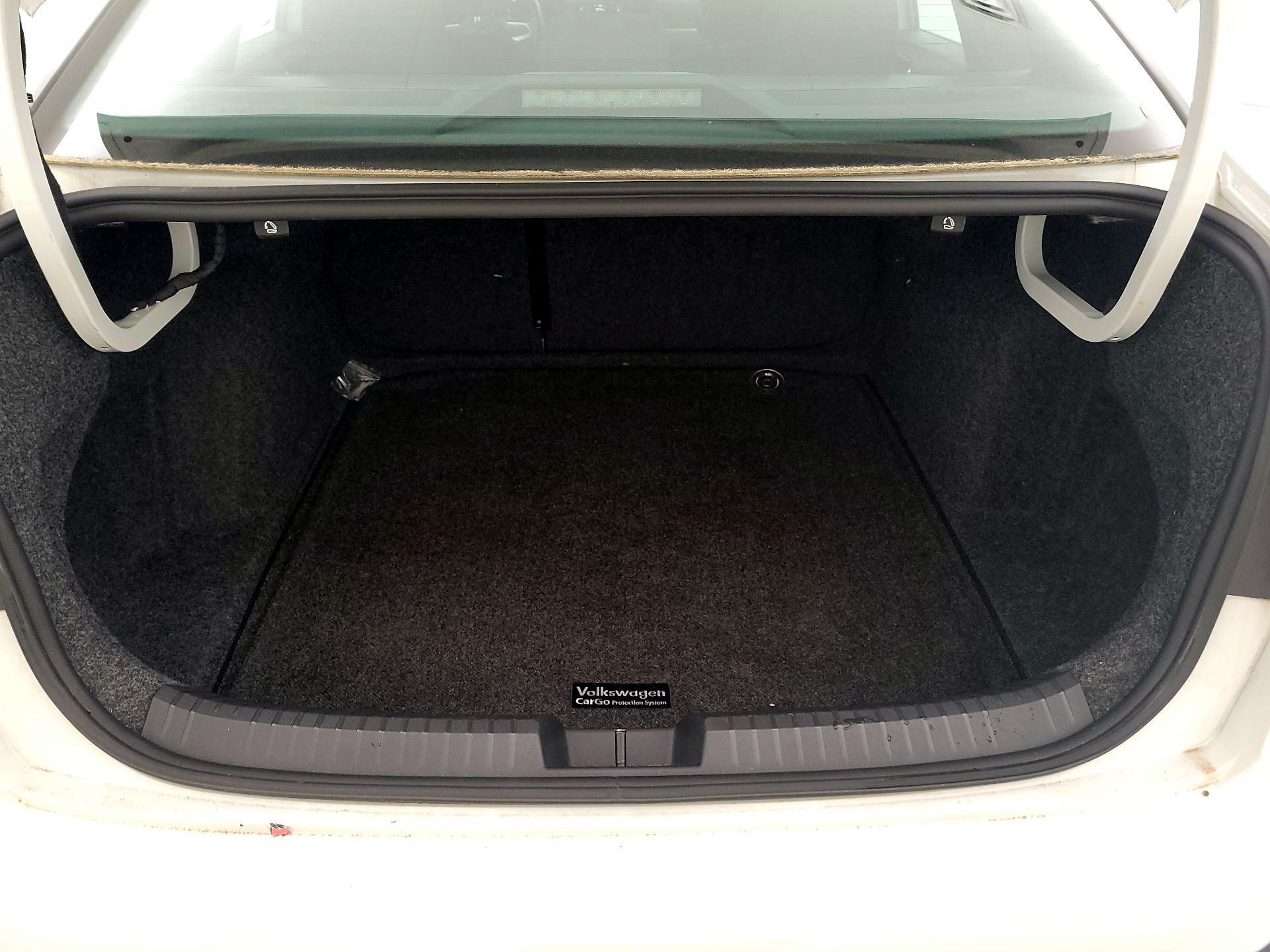 Thumbnail: 2022 Volkswagen Jetta - 20