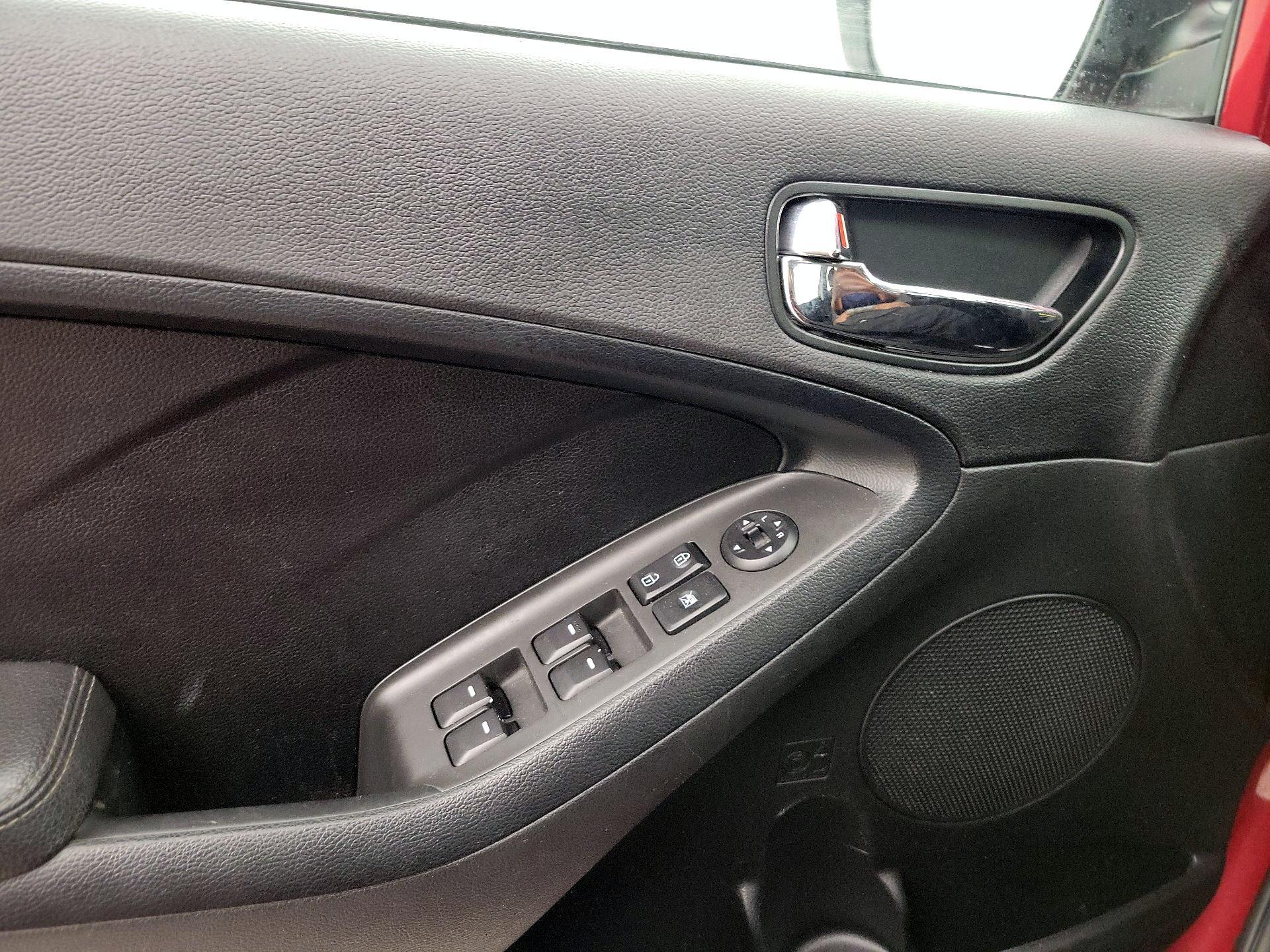 Thumbnail: 2018 Kia Forte - 12