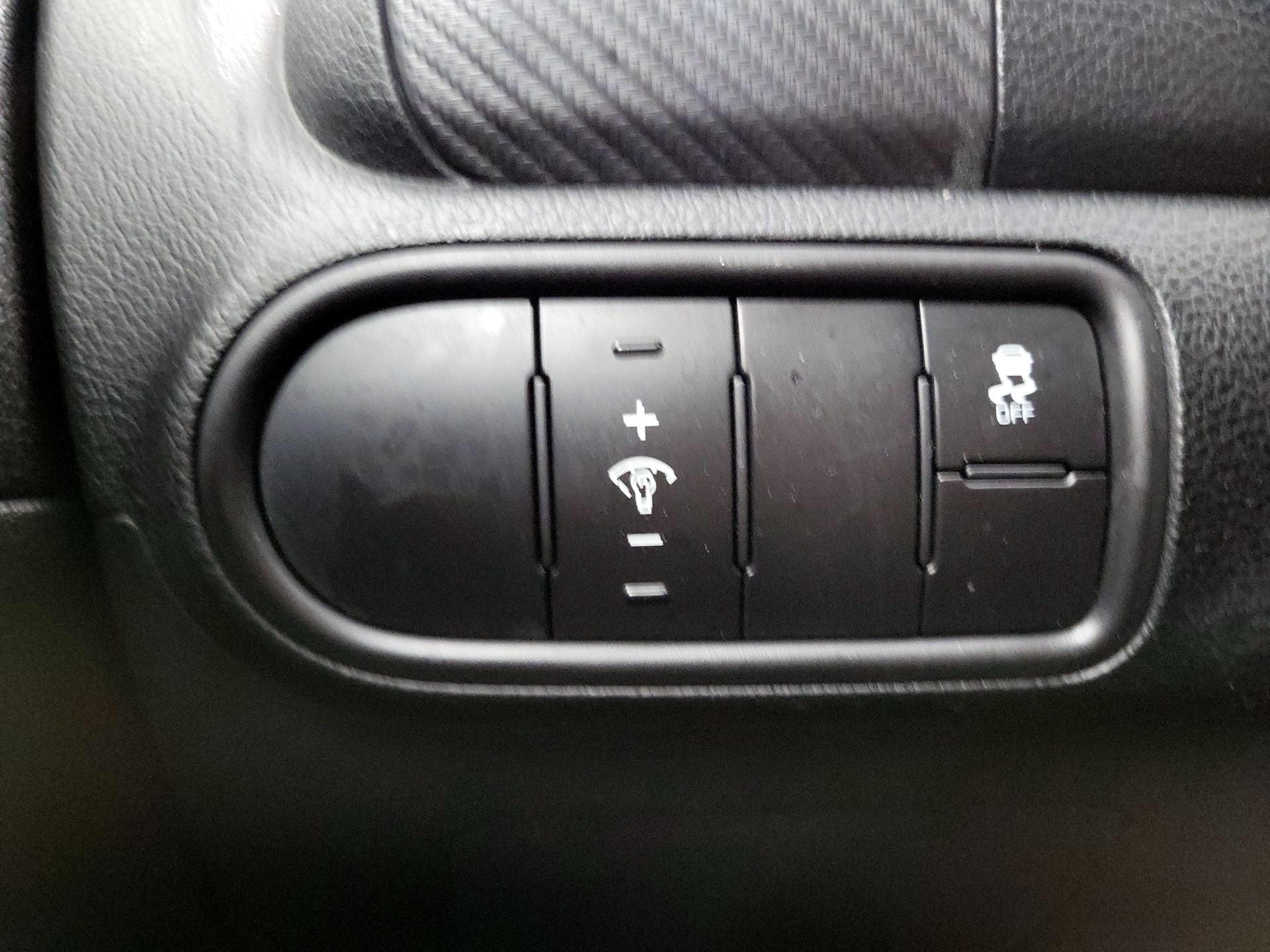 Thumbnail: 2018 Kia Forte - 13