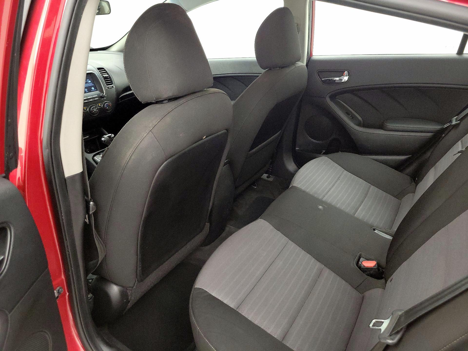 Thumbnail: 2018 Kia Forte - 19