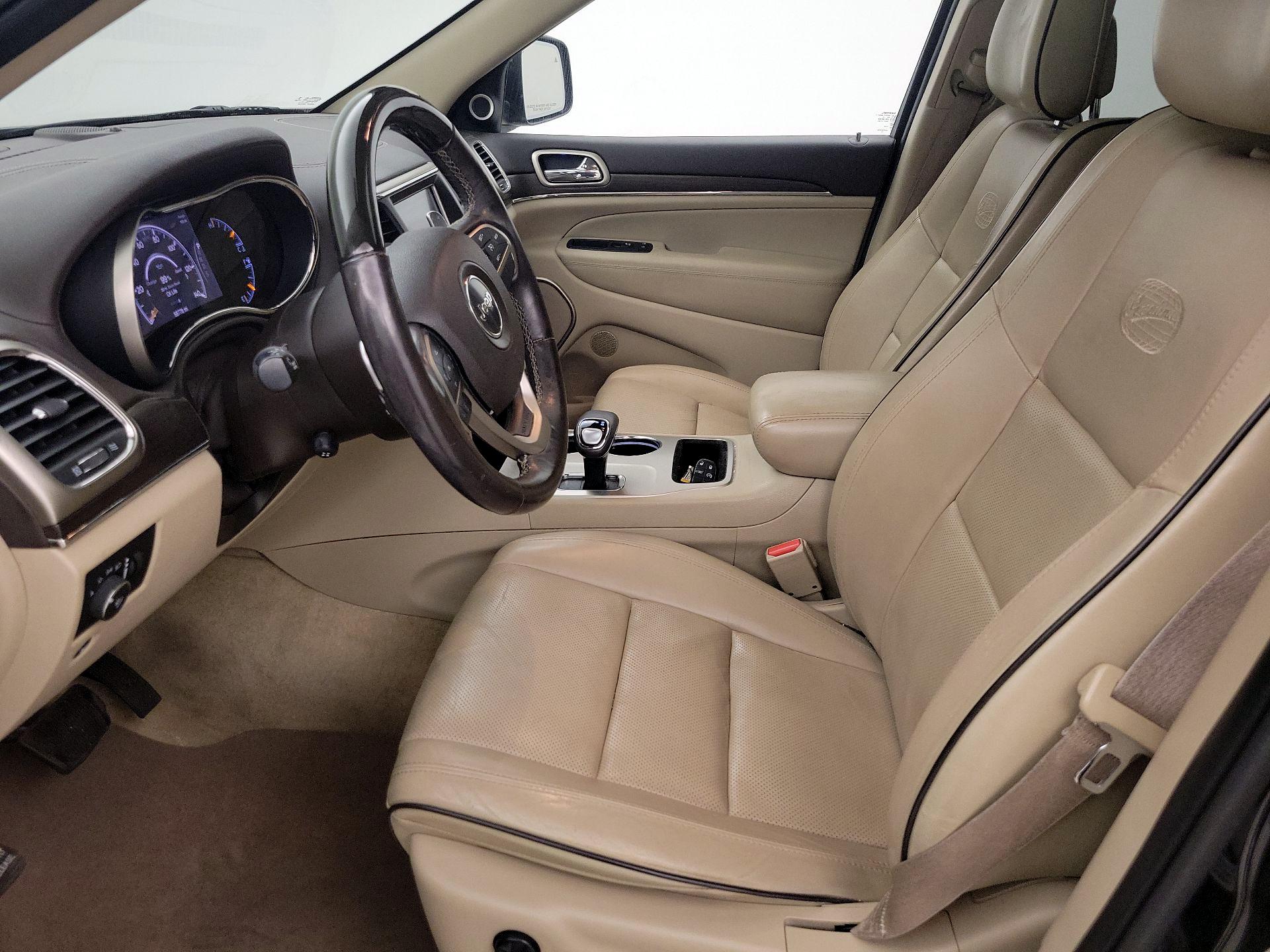 Thumbnail: 2015 Jeep Grand Cherokee - 11