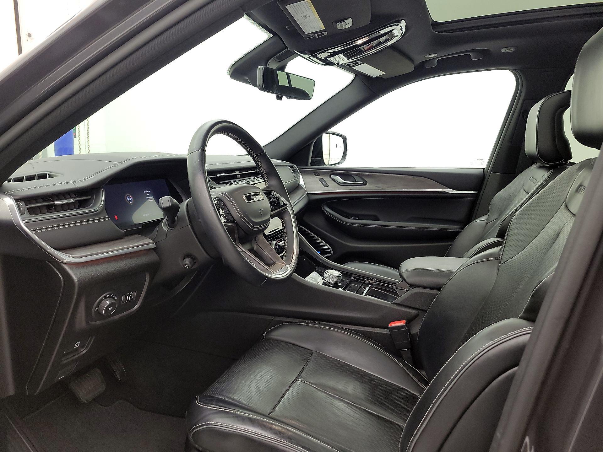 Thumbnail: 2022 Jeep Grand Cherokee - 11