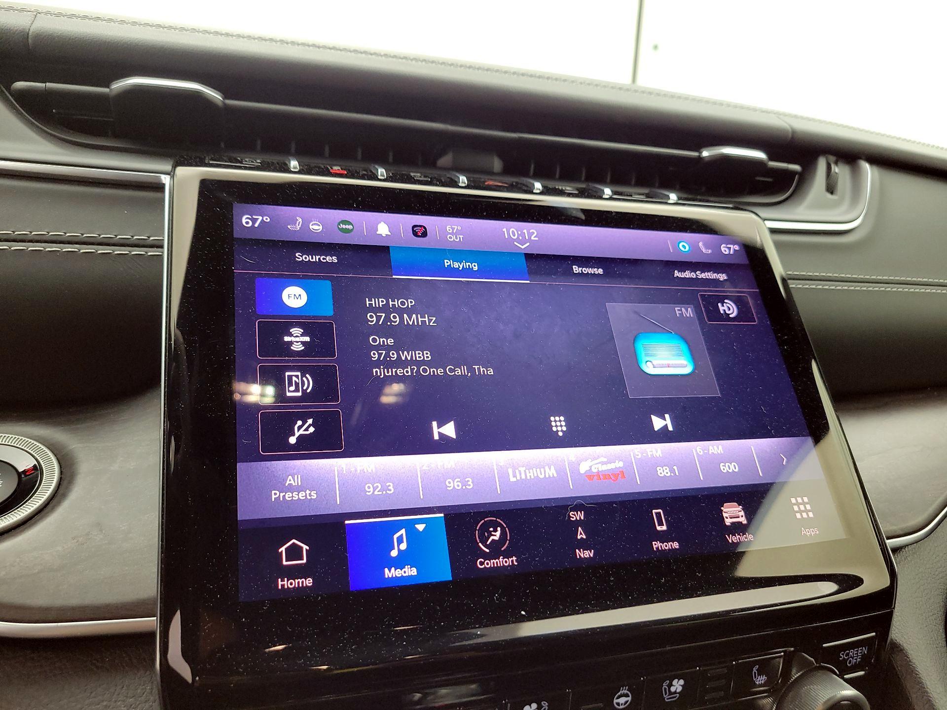 Thumbnail: 2022 Jeep Grand Cherokee - 16