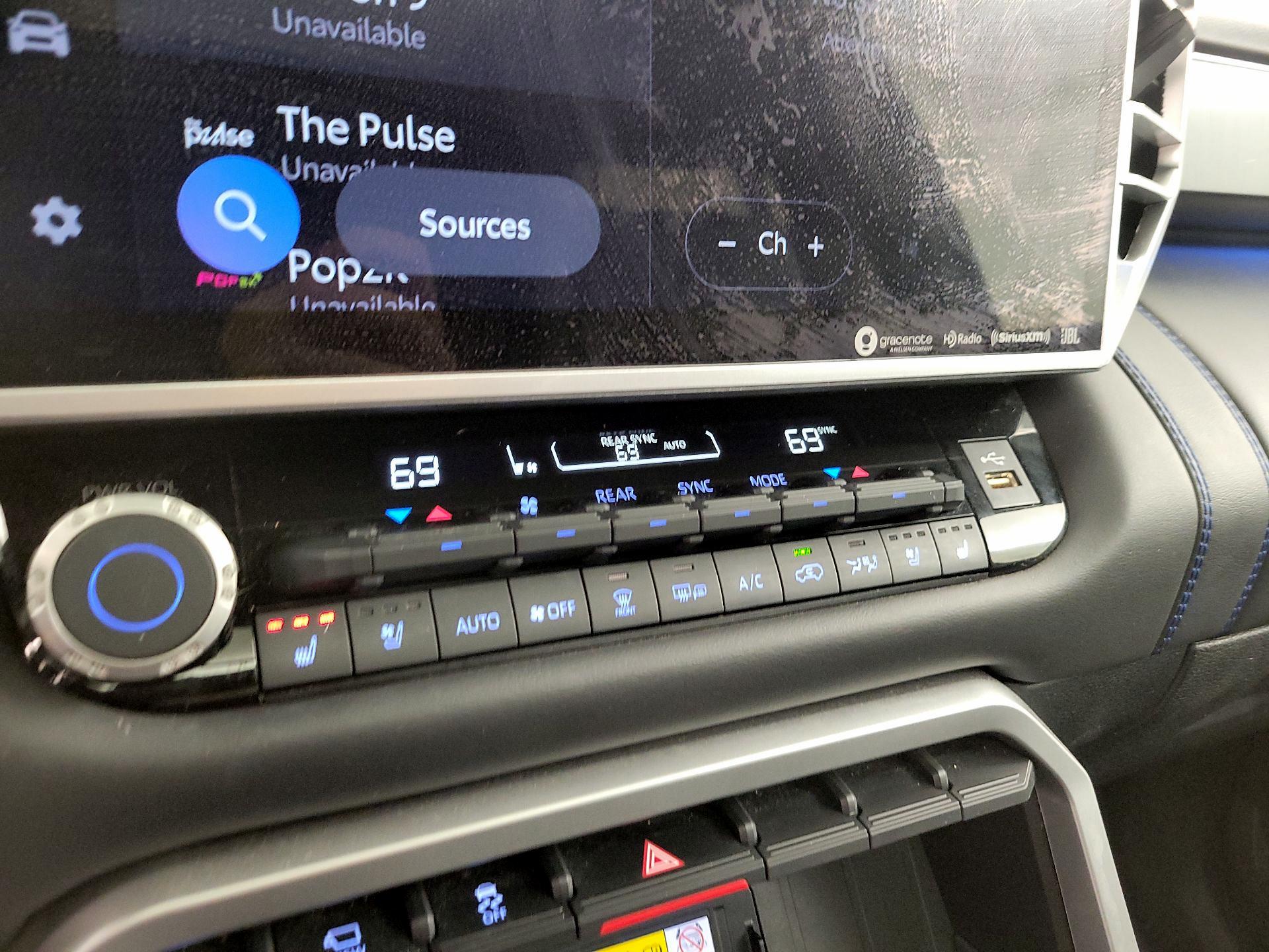 Thumbnail: 2023 Toyota Sequoia - 17