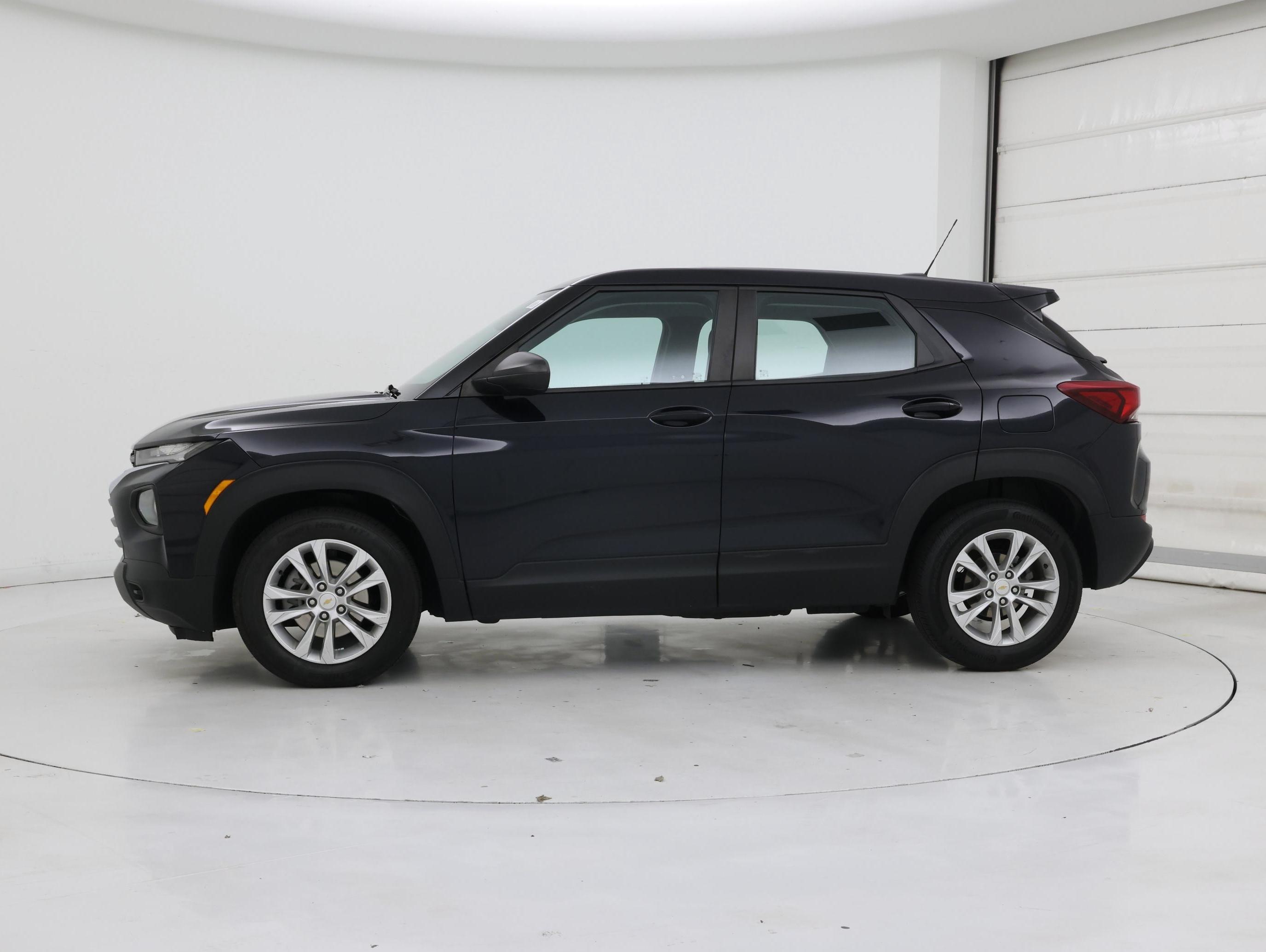 Thumbnail: 2021 Chevrolet TrailBlazer - 3