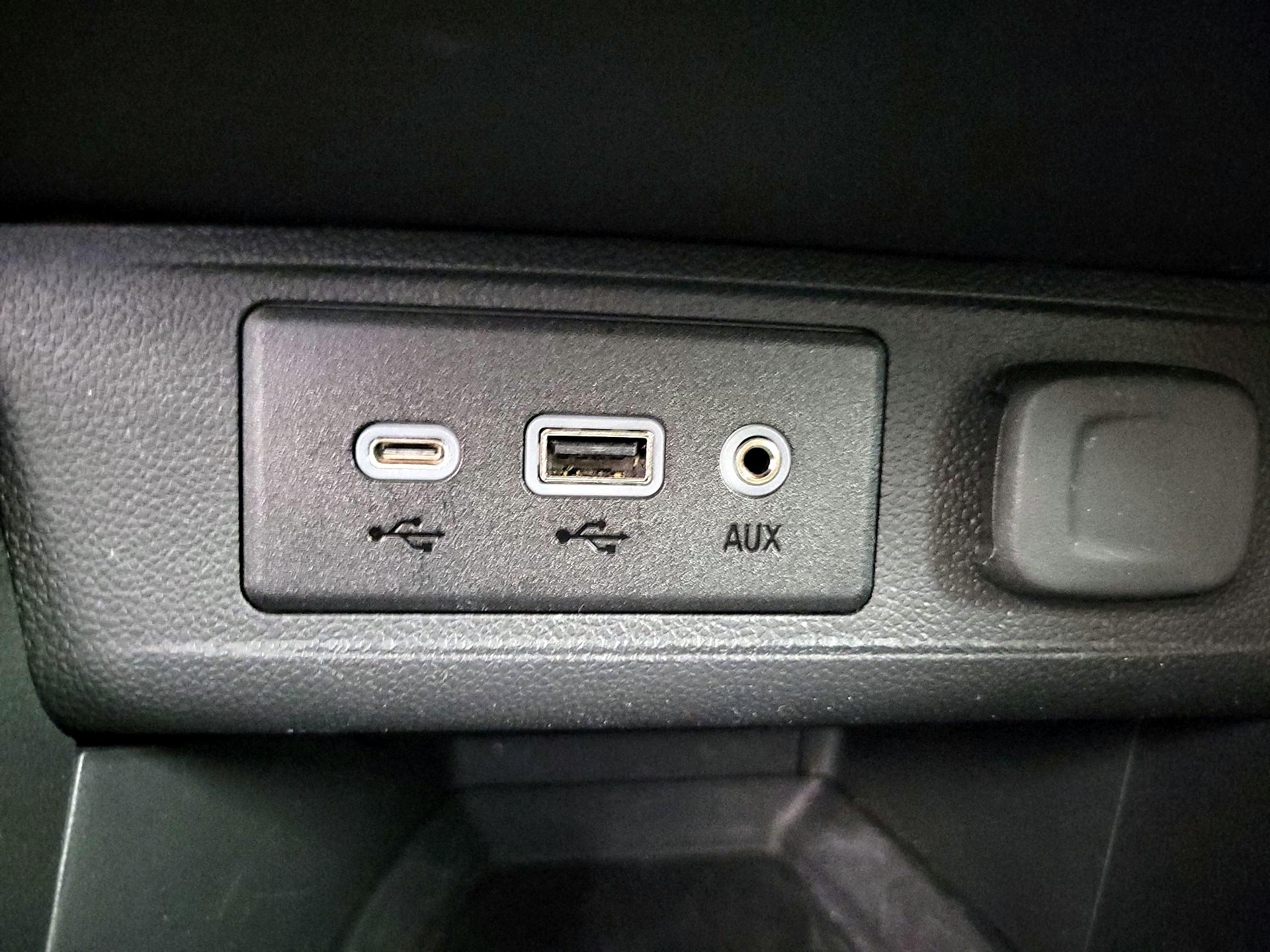 Thumbnail: 2023 Buick Encore GX - 18