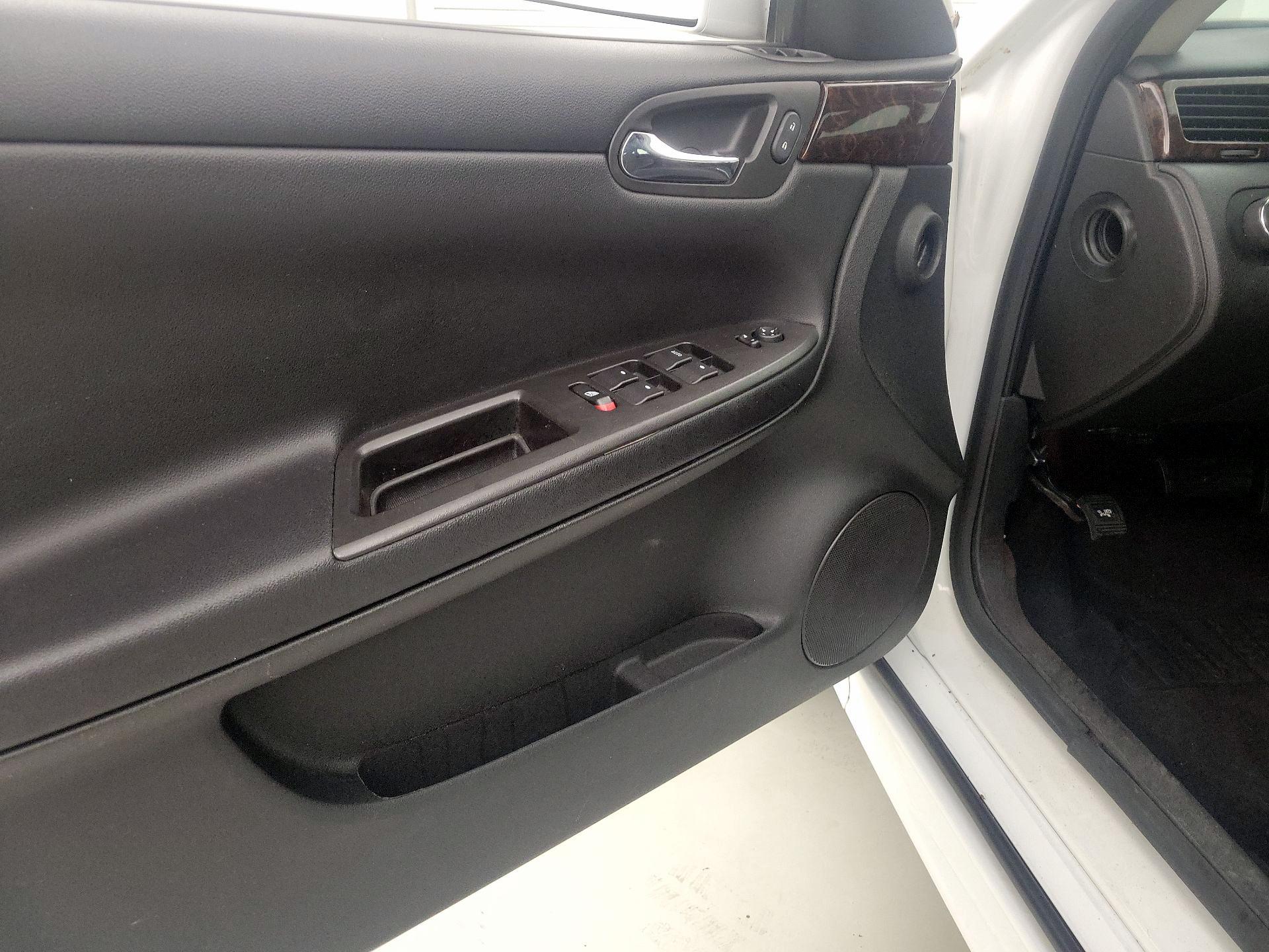 Thumbnail: 2015 Chevrolet Impala - 12