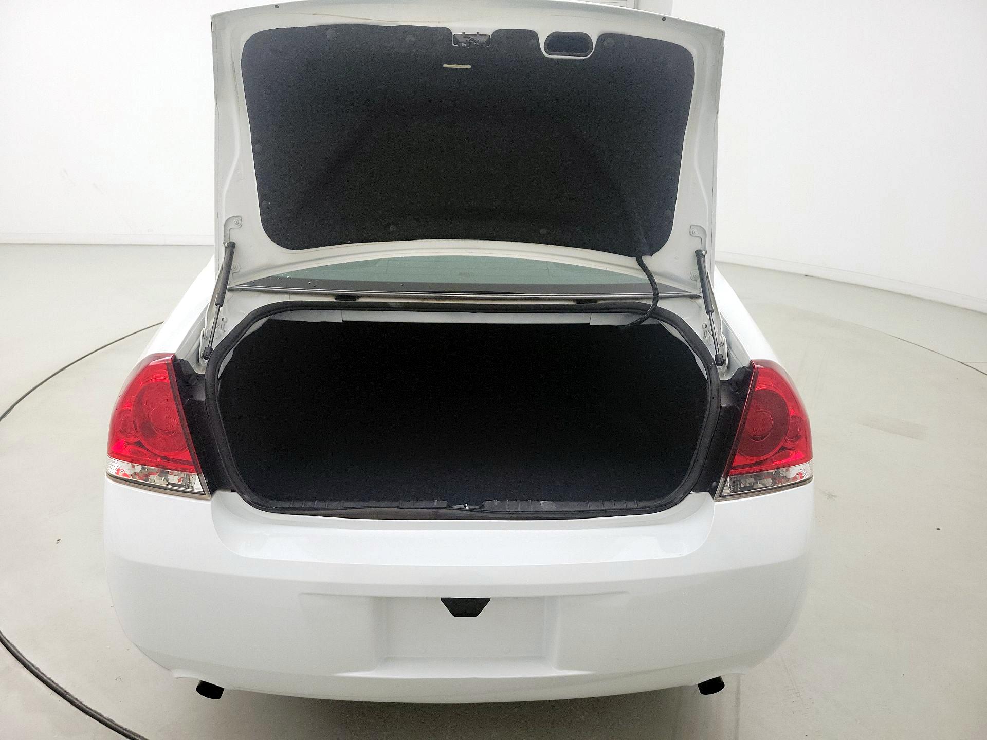 Thumbnail: 2015 Chevrolet Impala - 20