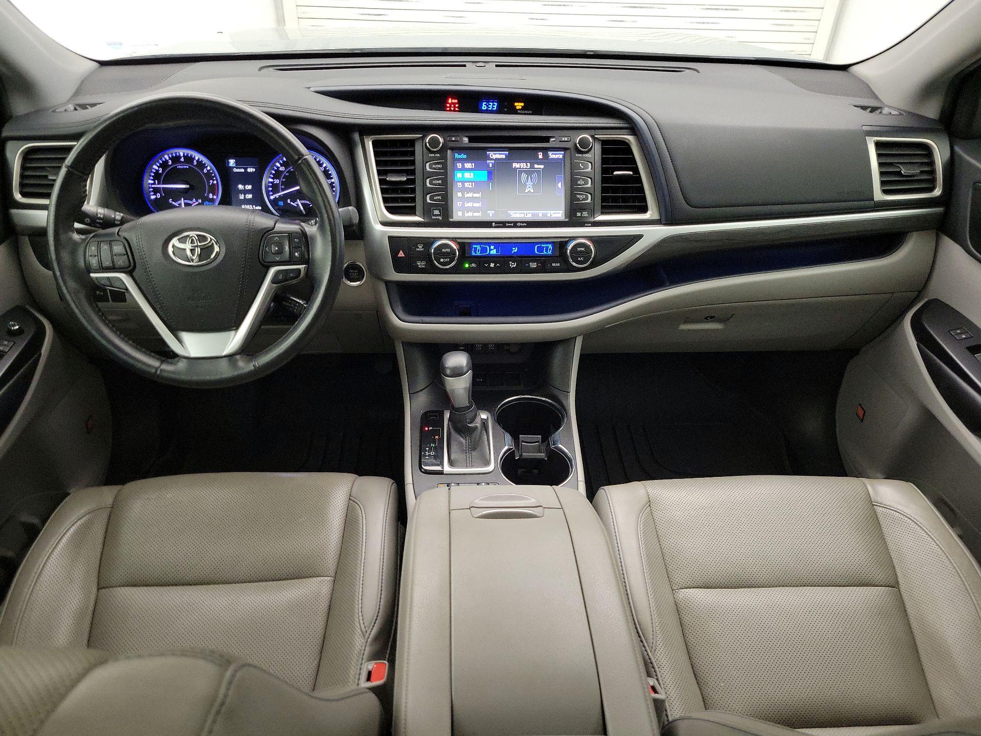 Thumbnail: 2019 Toyota Highlander - 9