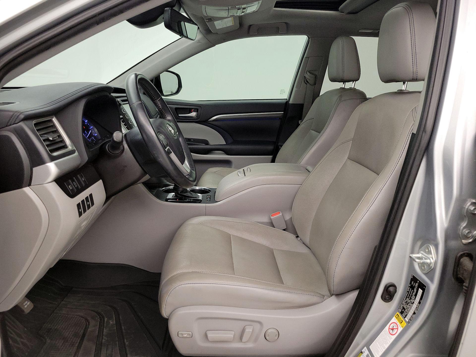 Thumbnail: 2019 Toyota Highlander - 11