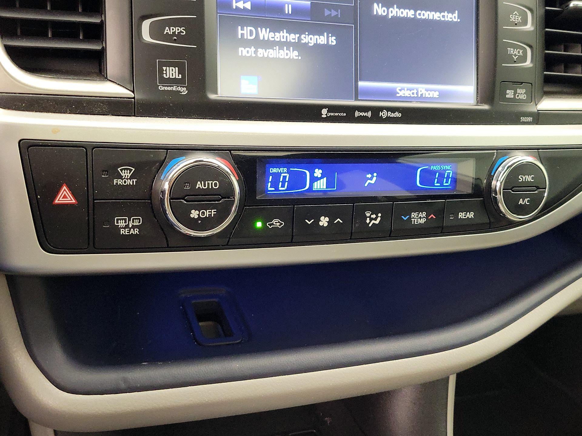 Thumbnail: 2019 Toyota Highlander - 16