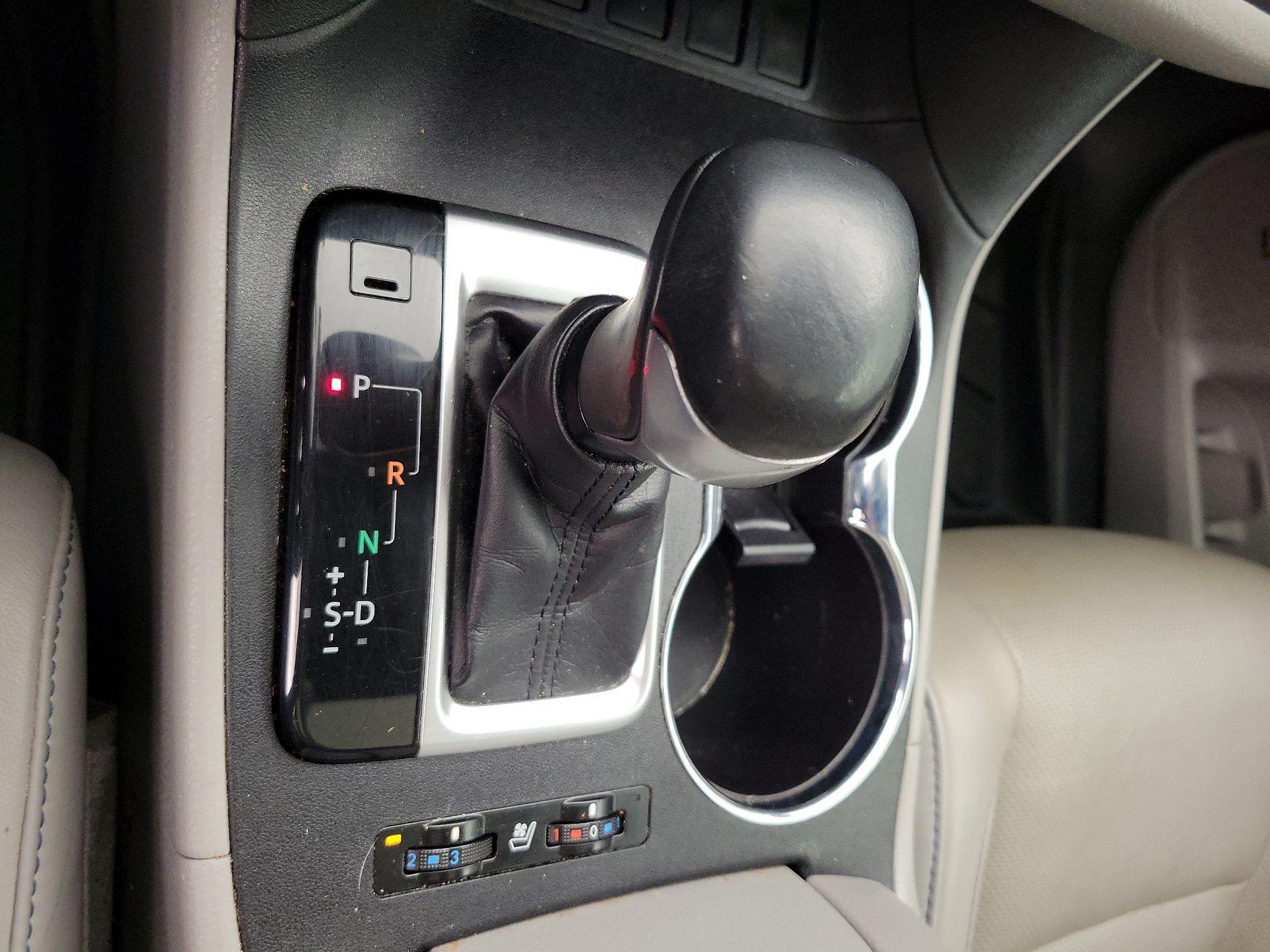 Thumbnail: 2019 Toyota Highlander - 17