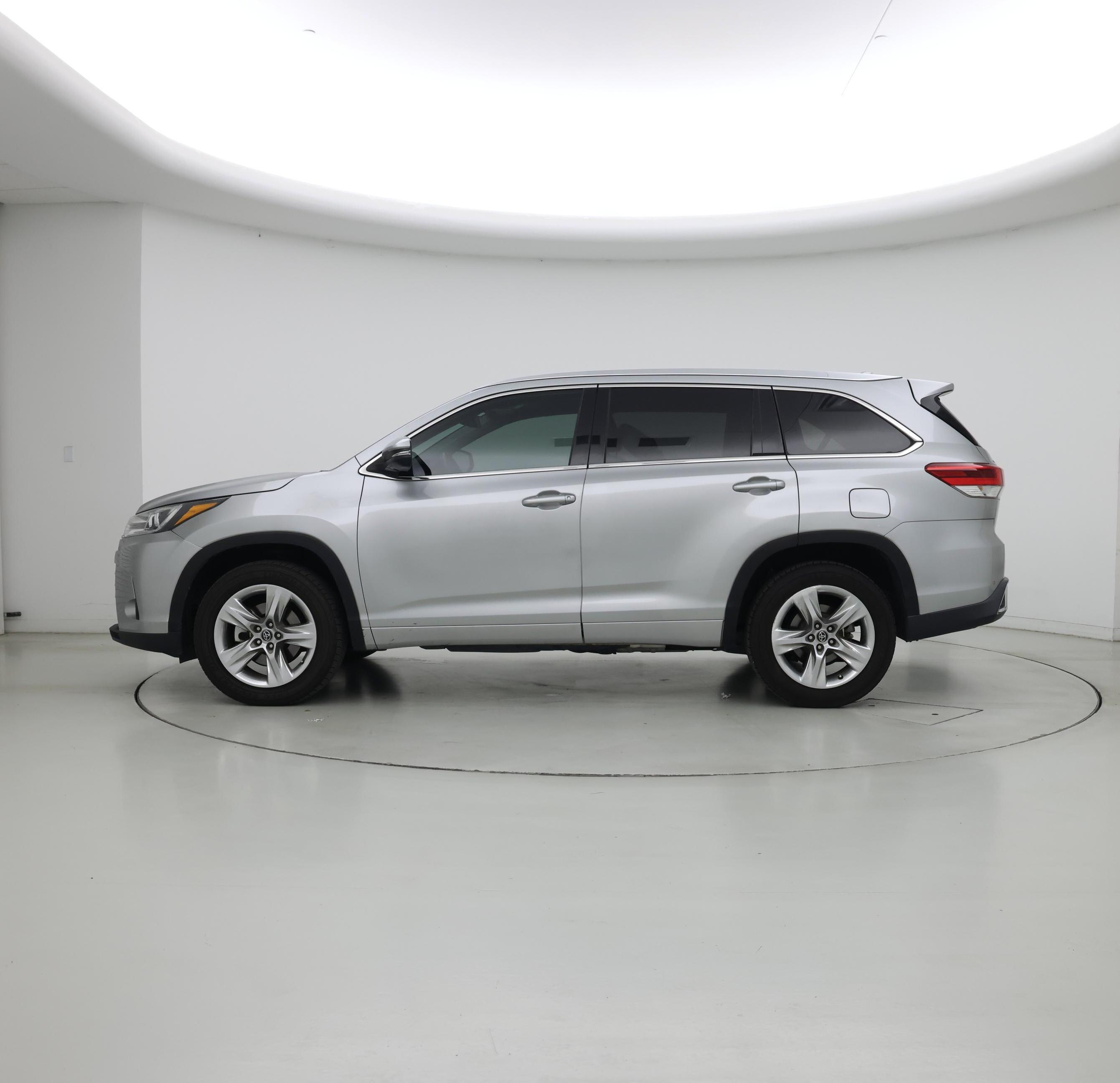 Thumbnail: 2019 Toyota Highlander - 3
