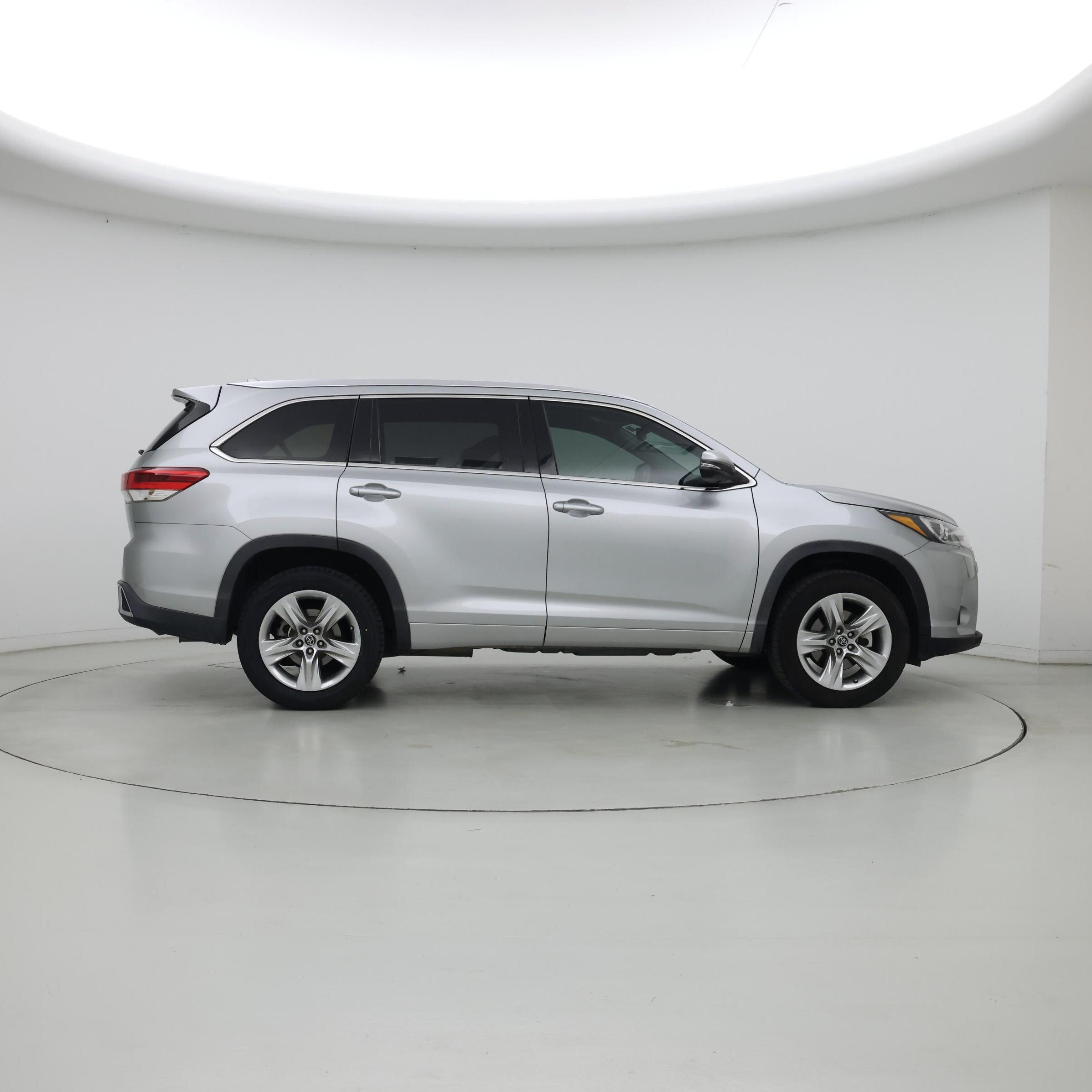 Thumbnail: 2019 Toyota Highlander - 7