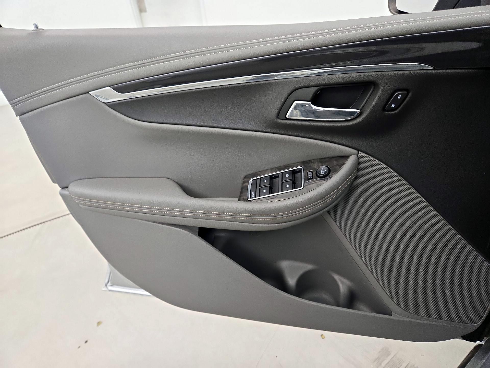 Thumbnail: 2014 Chevrolet Impala - 12