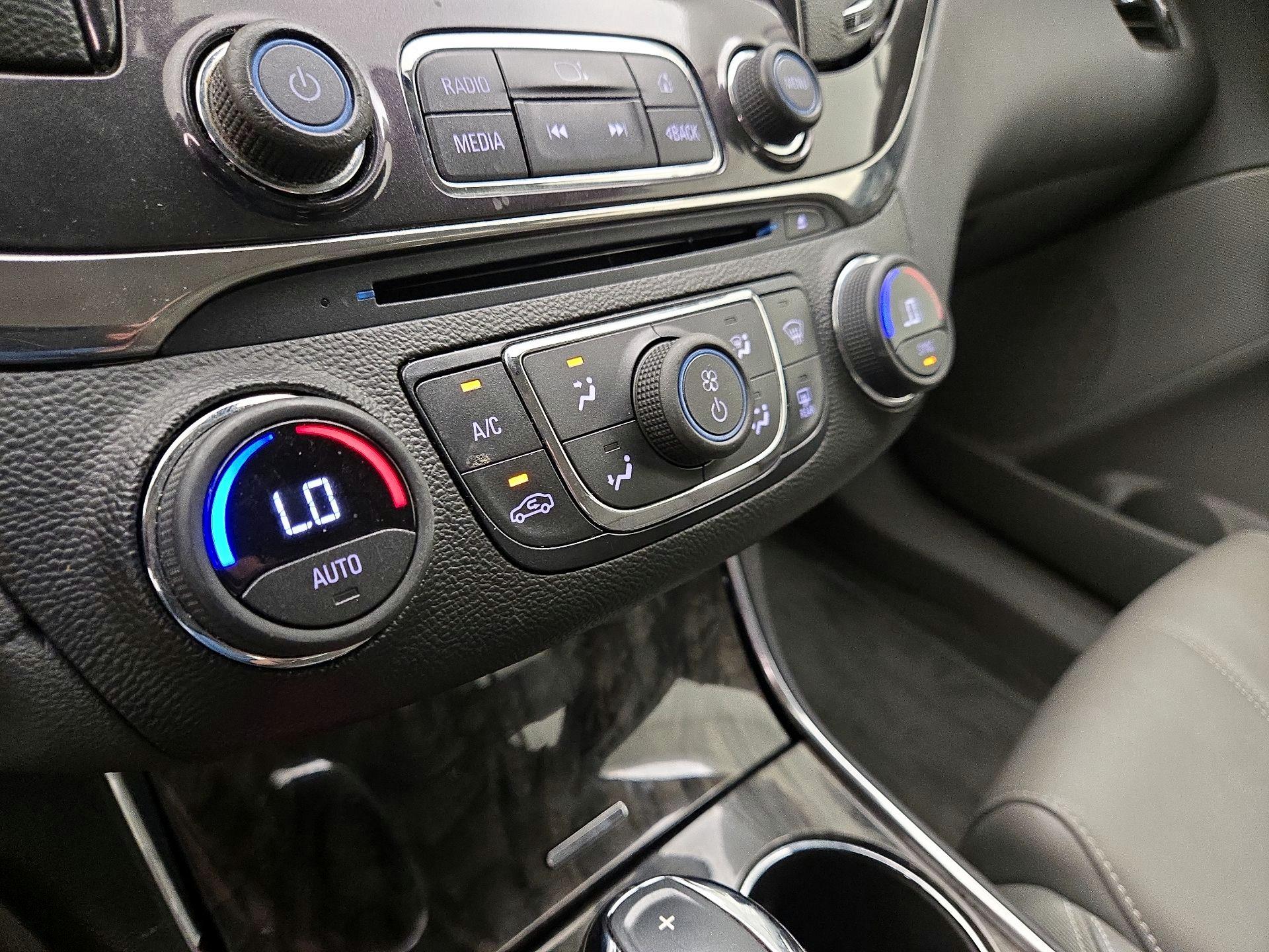 Thumbnail: 2014 Chevrolet Impala - 16
