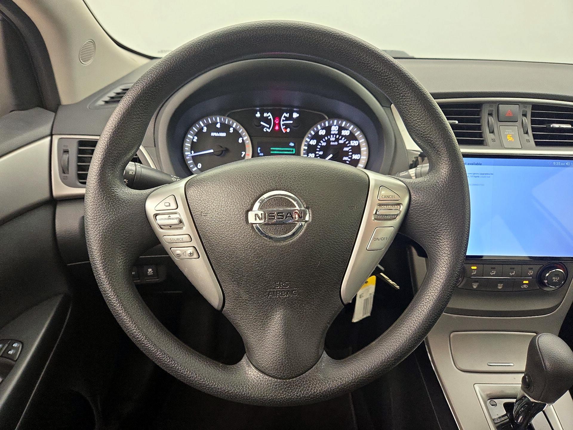 Thumbnail: 2013 Nissan Sentra - 10