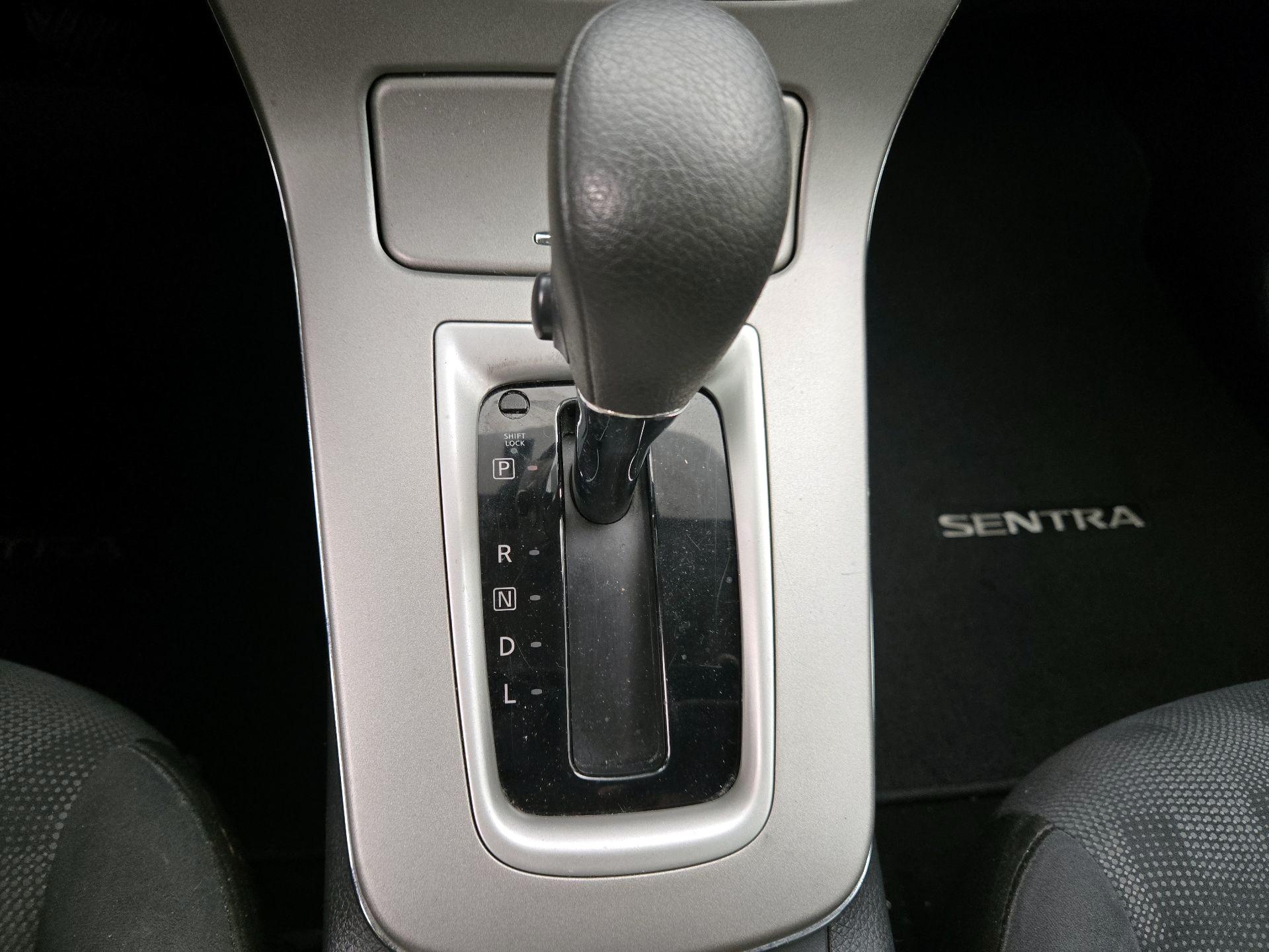 Thumbnail: 2013 Nissan Sentra - 17