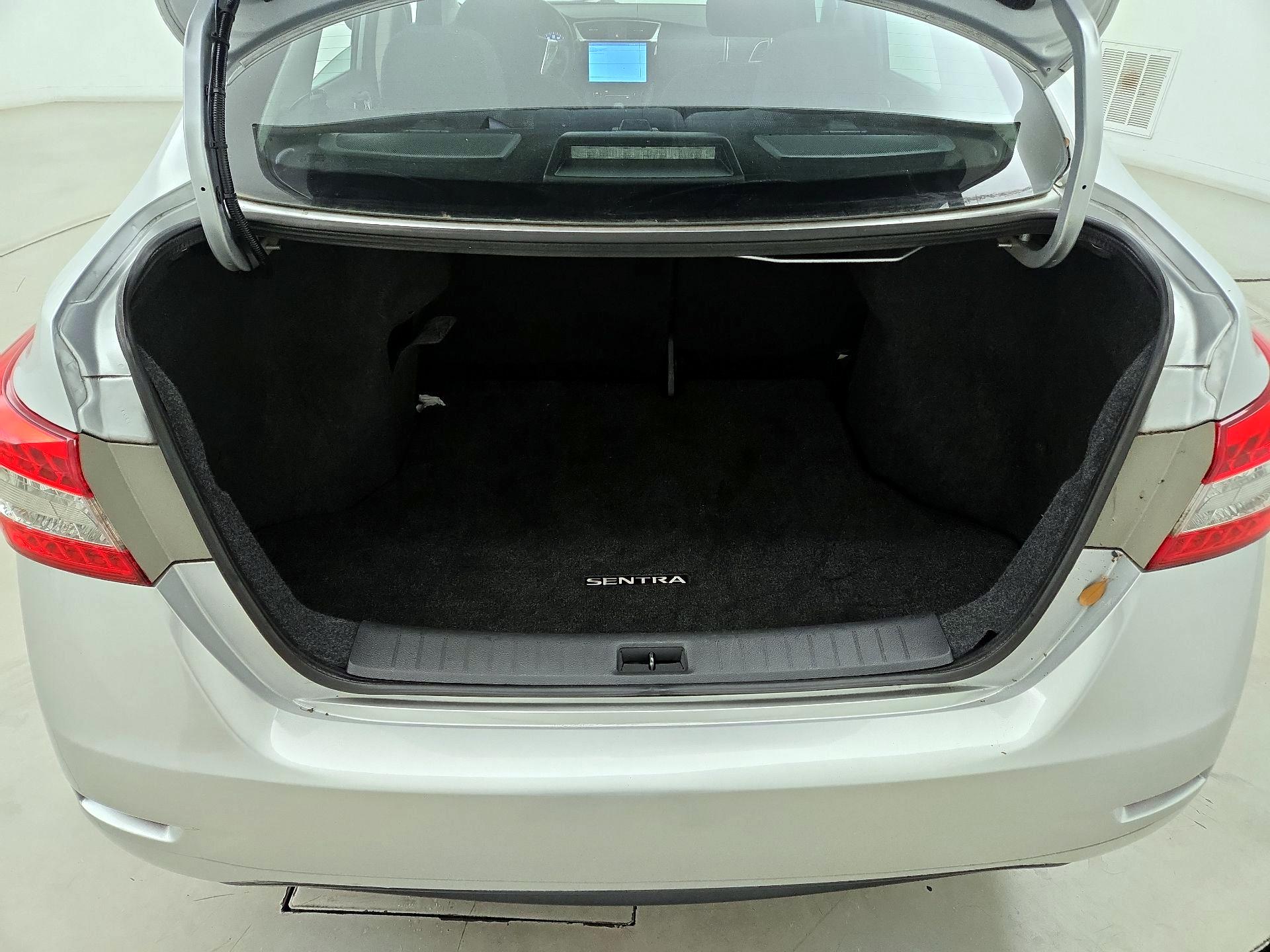 Thumbnail: 2013 Nissan Sentra - 19
